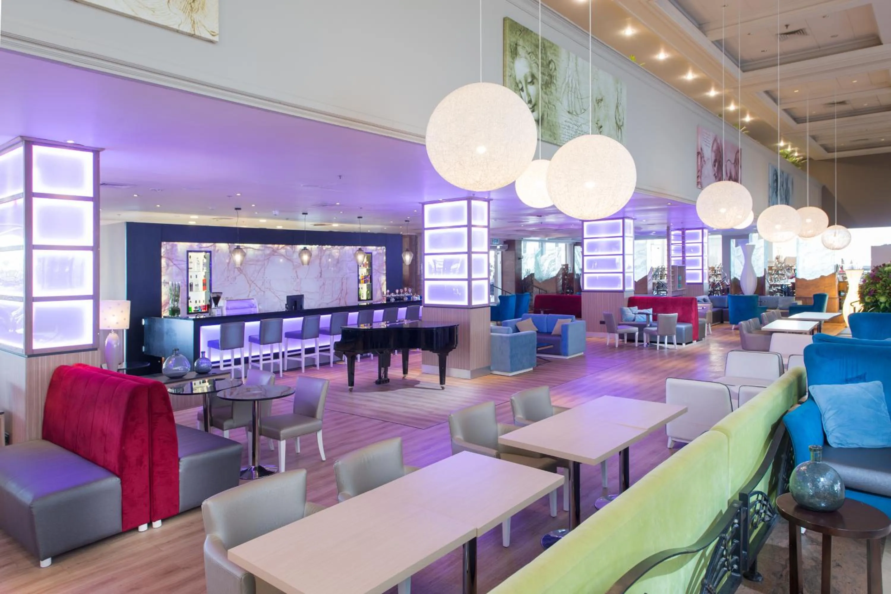 Lobby or reception in Leonardo Plaza Hotel Eilat