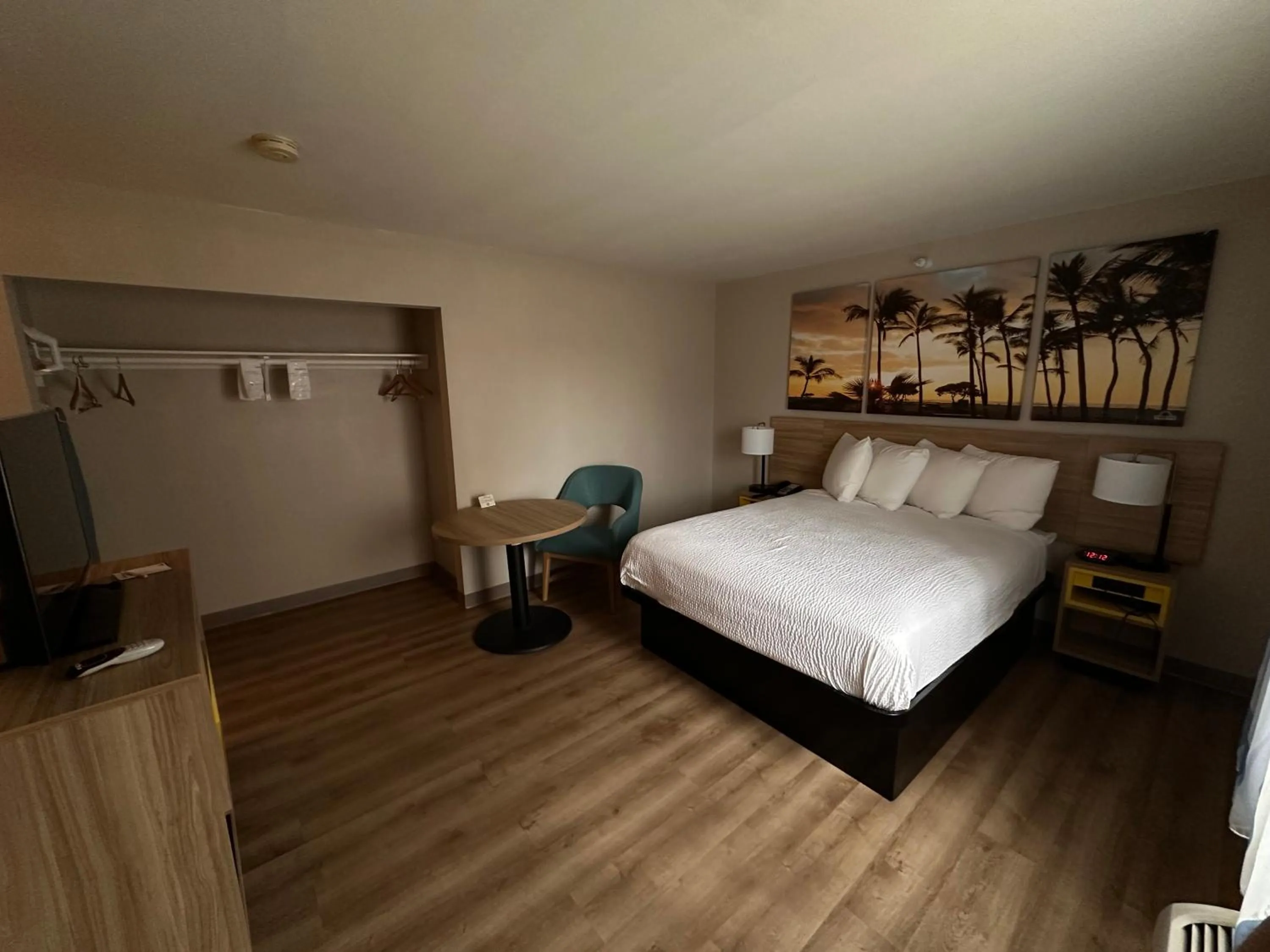 Bed in Days Inn & Suites by Wyndham Artesia