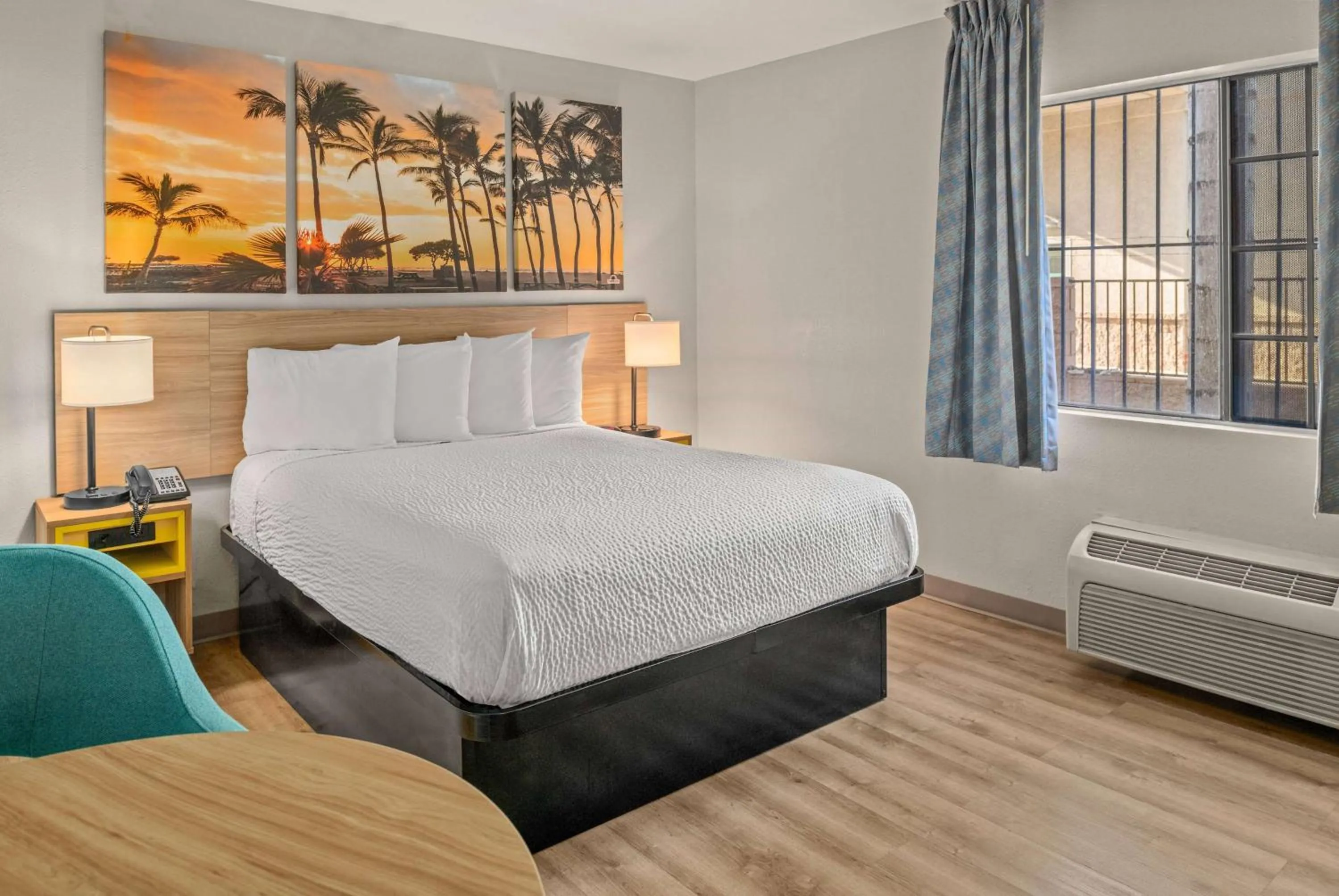 Photo of the whole room, Bed in Days Inn & Suites by Wyndham Artesia