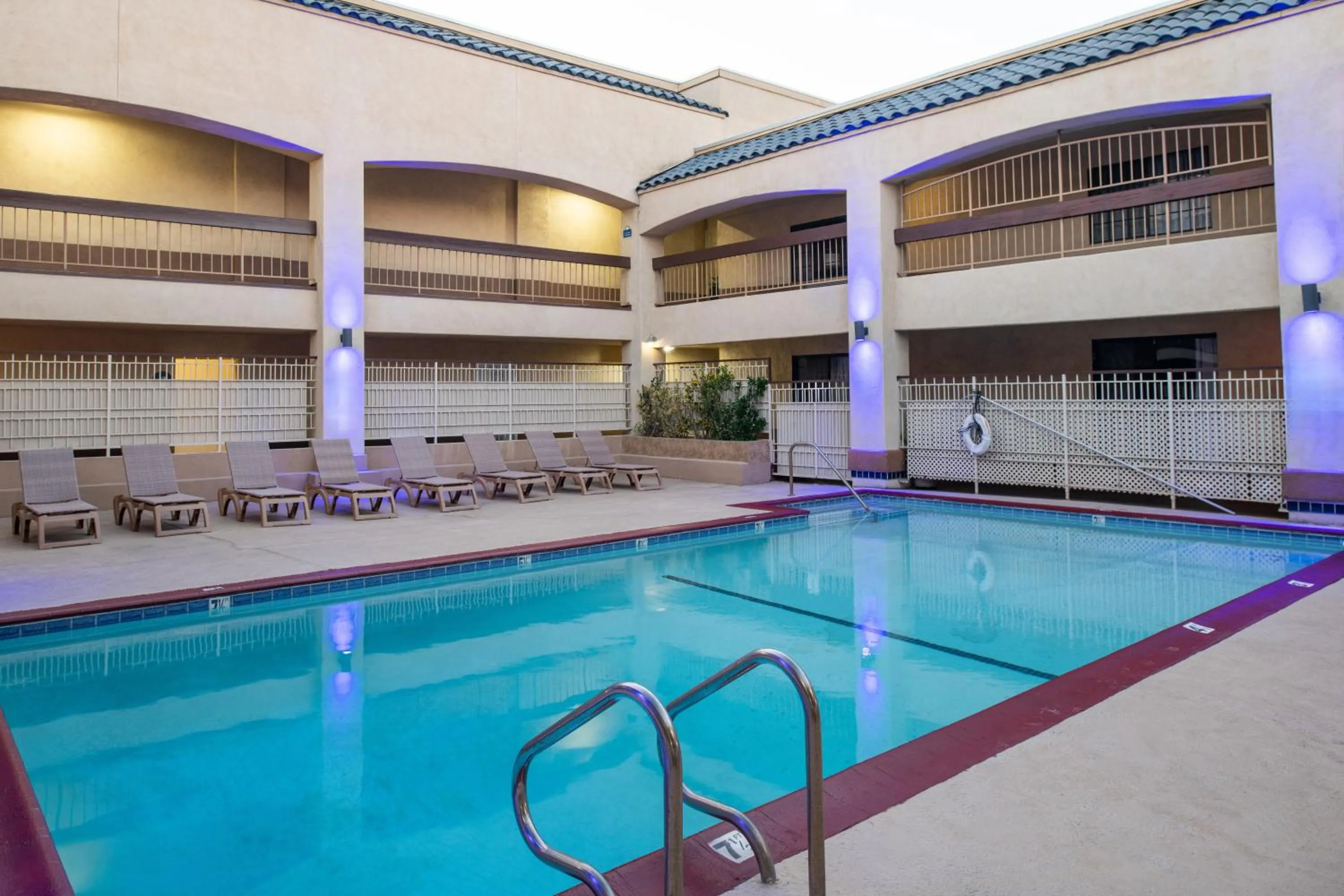 Pool view in Days Inn & Suites by Wyndham Artesia