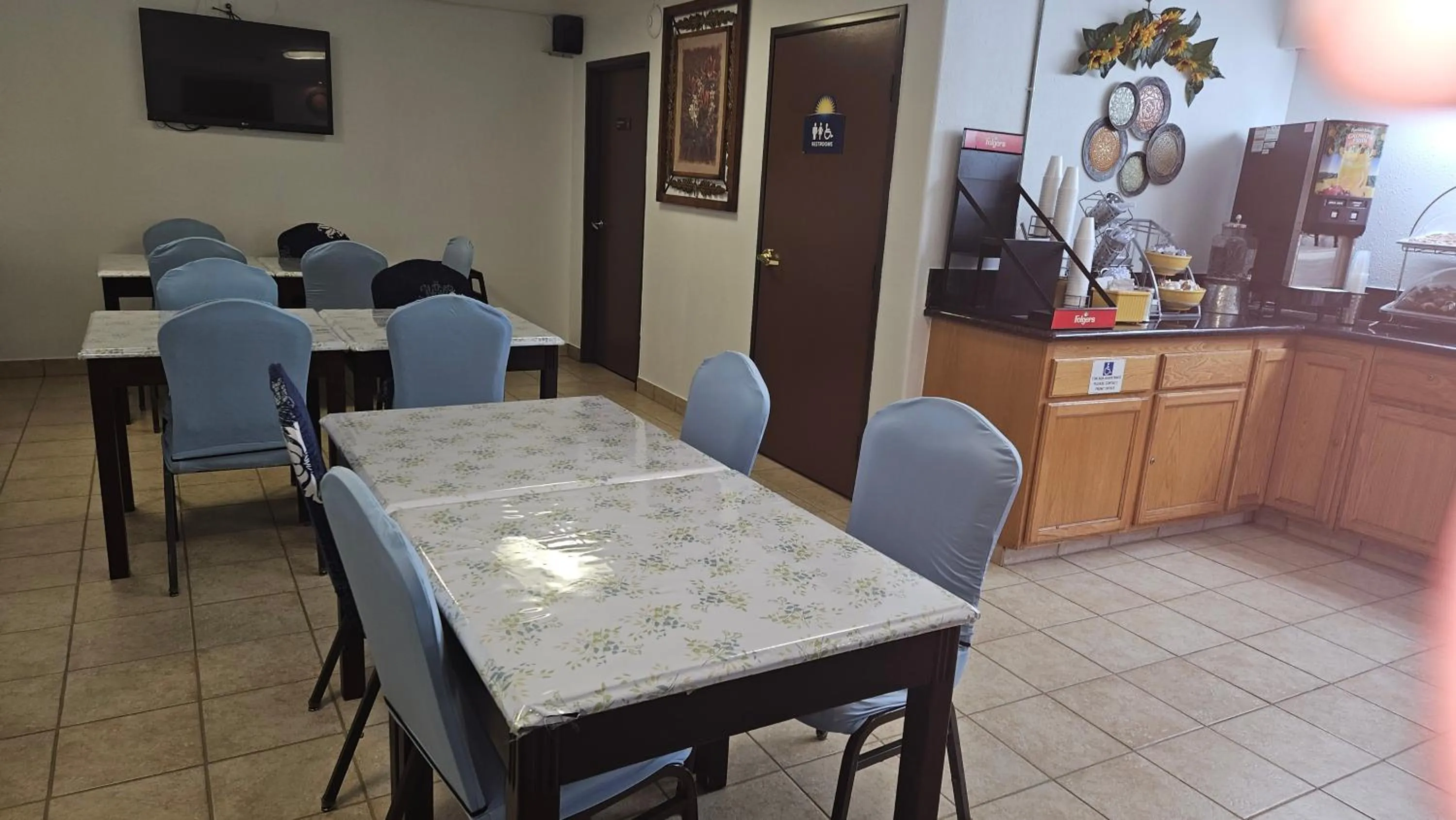 Days Inn & Suites by Wyndham Artesia