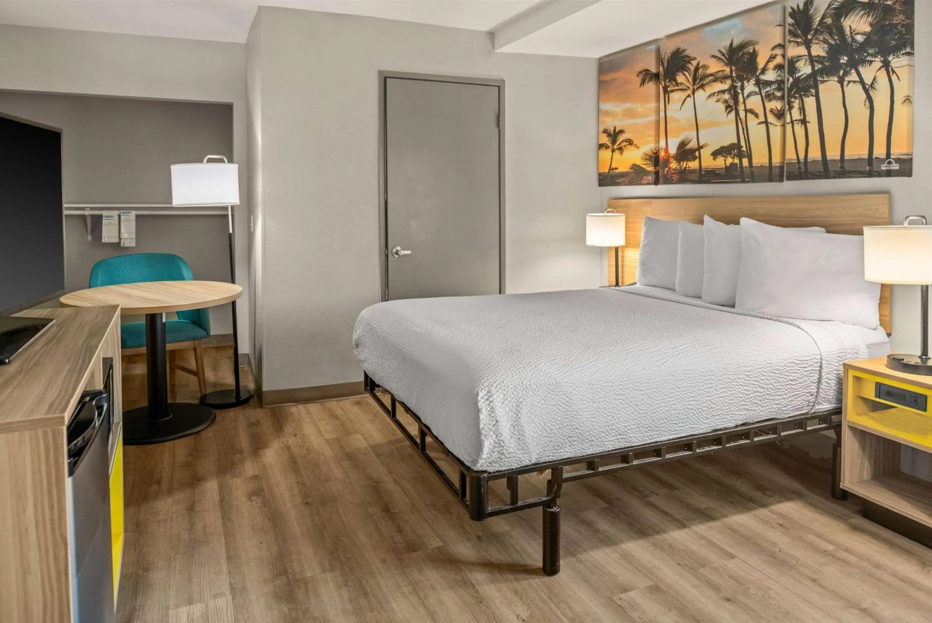 Photo of the whole room, Bed in Days Inn & Suites by Wyndham Artesia