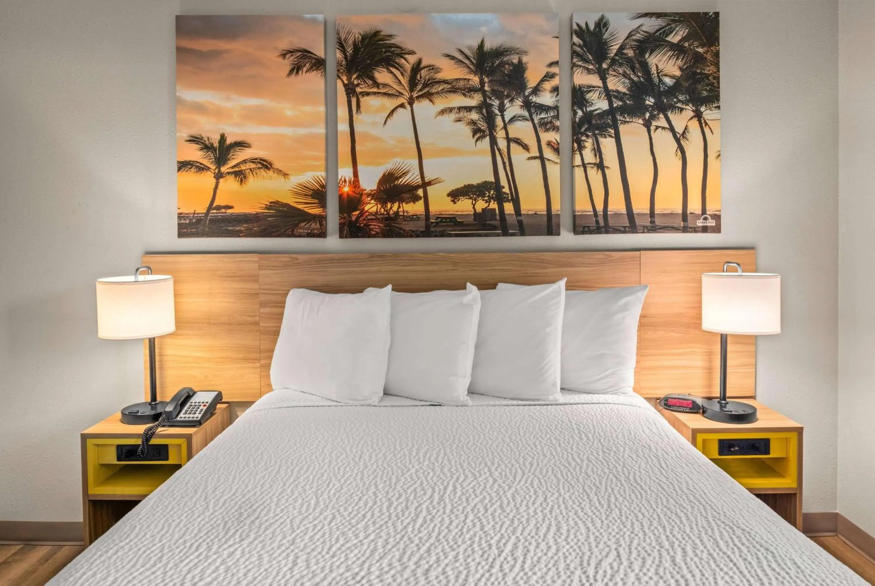 Photo of the whole room, Bed in Days Inn & Suites by Wyndham Artesia