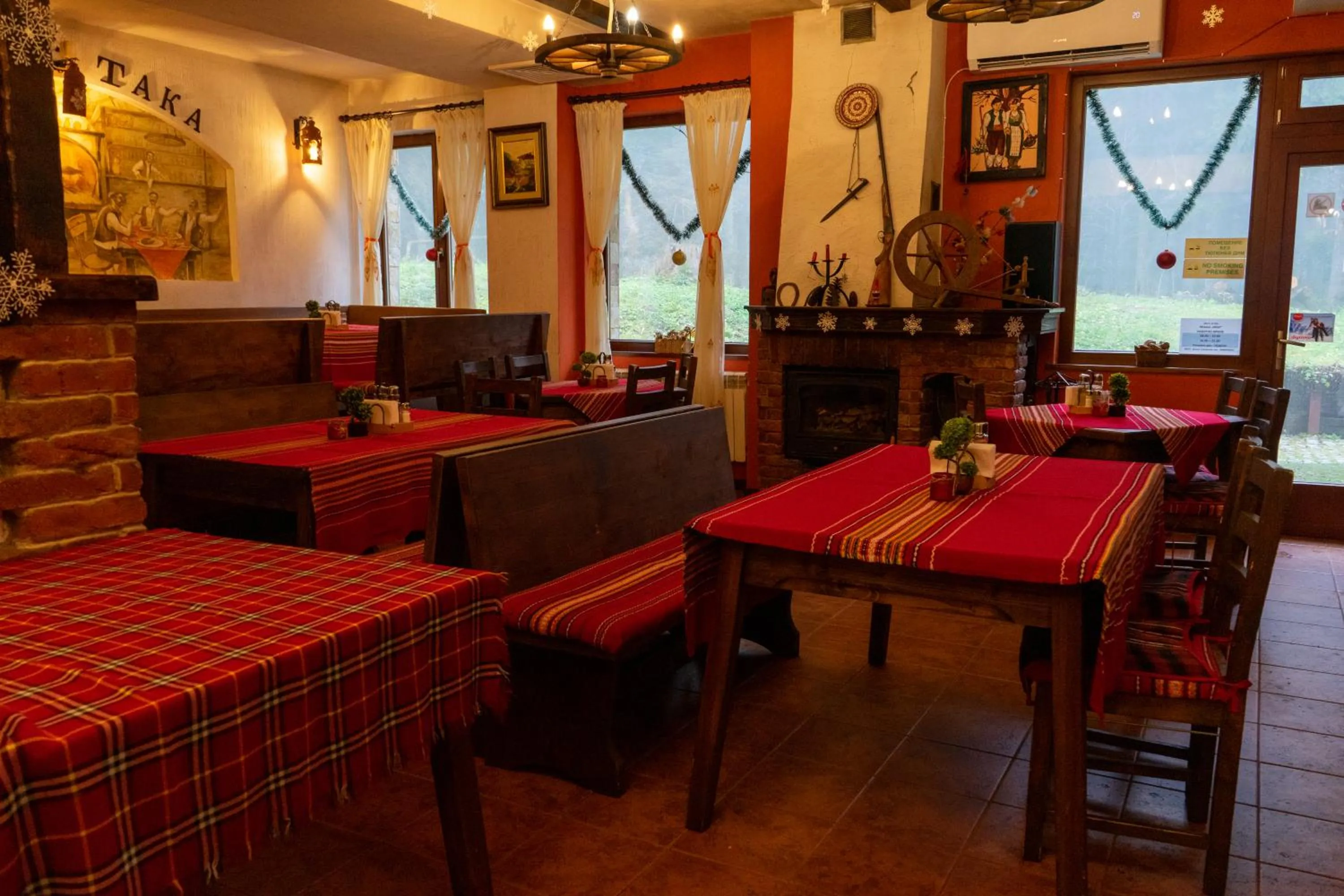 Restaurant/places to eat in Villa Ibar