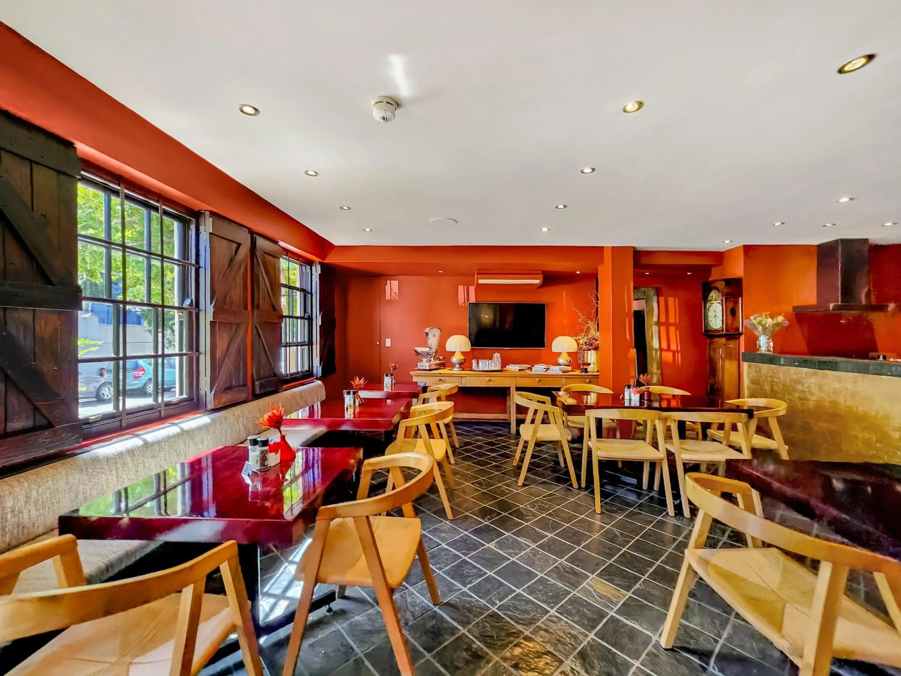 Restaurant/places to eat in Rouge on Rose Boutique Hotel