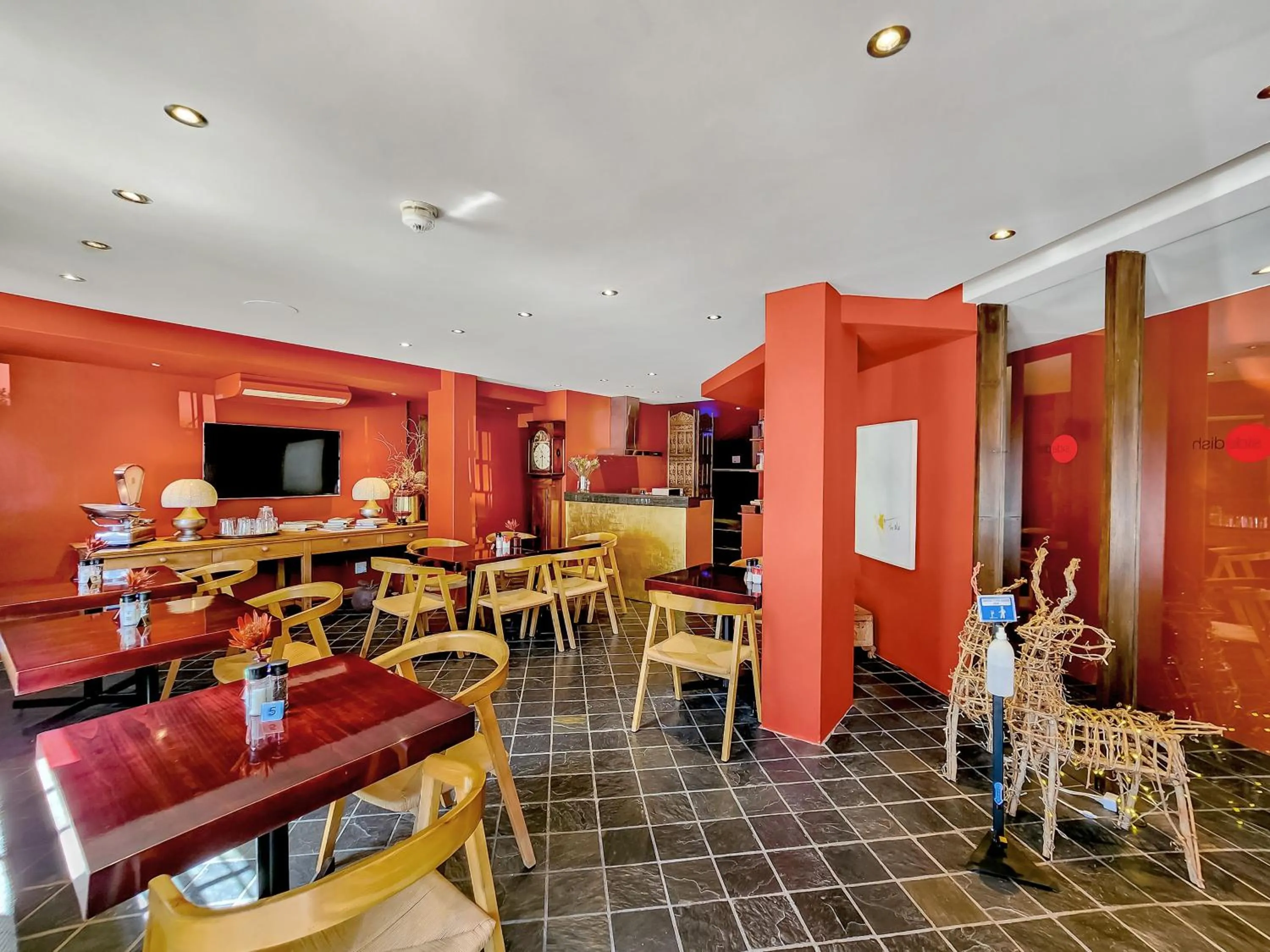 Restaurant/places to eat in Rouge on Rose Boutique Hotel