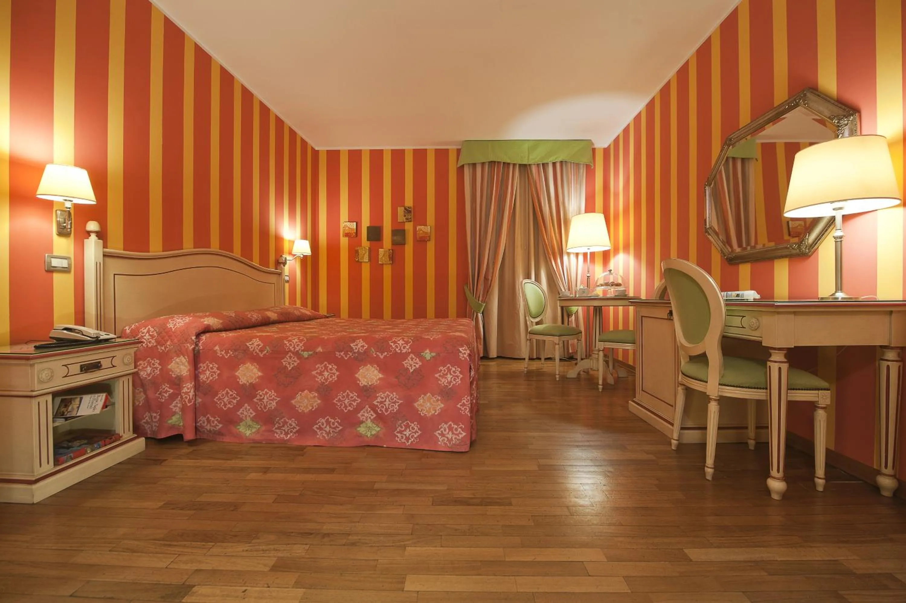 Classic Triple Room - single occupancy in Hotel Matteotti