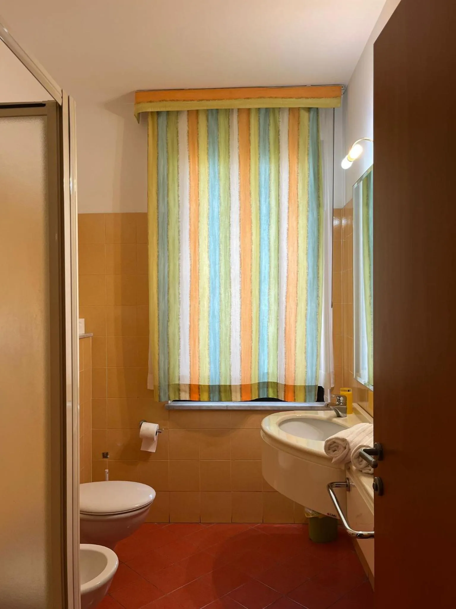 Shower in Hotel Matteotti