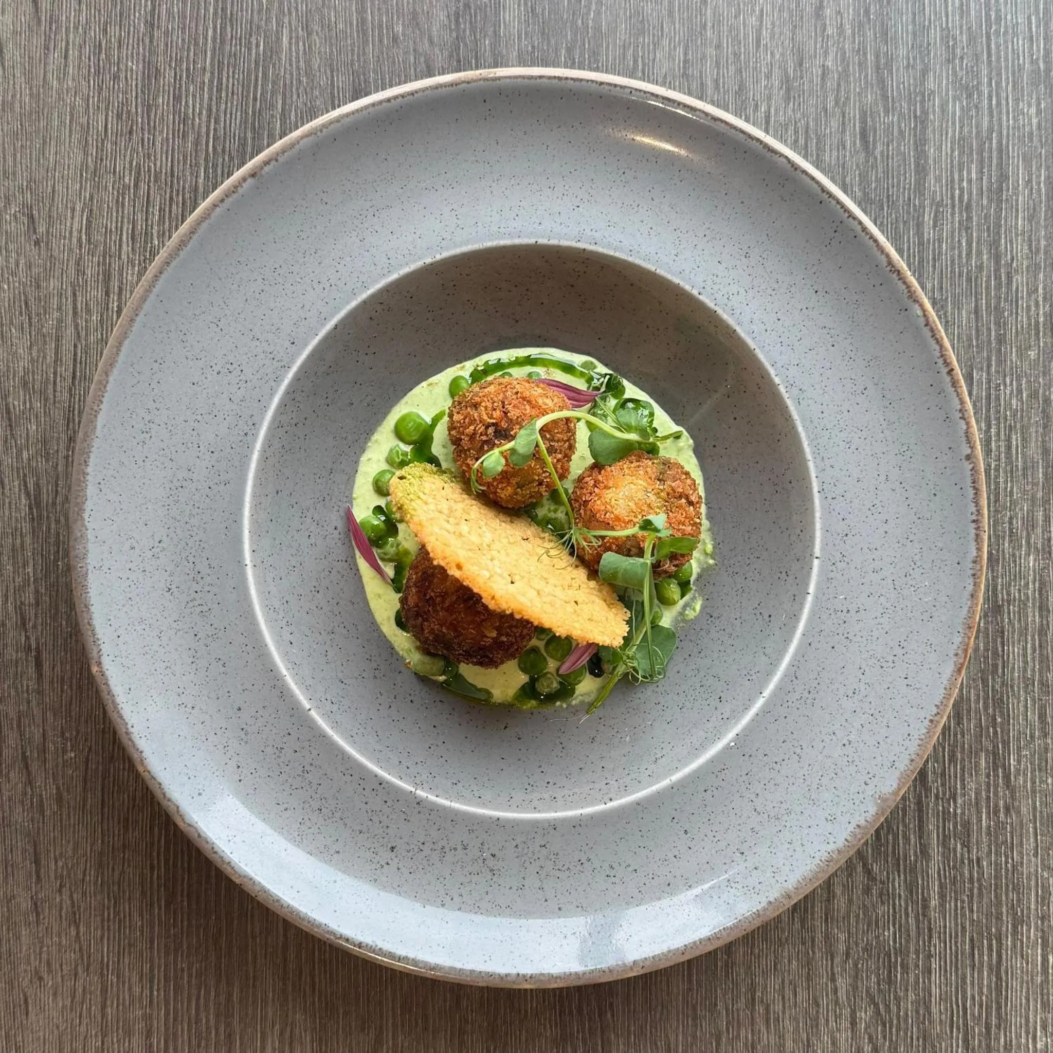 Restaurant/places to eat in Waterfront