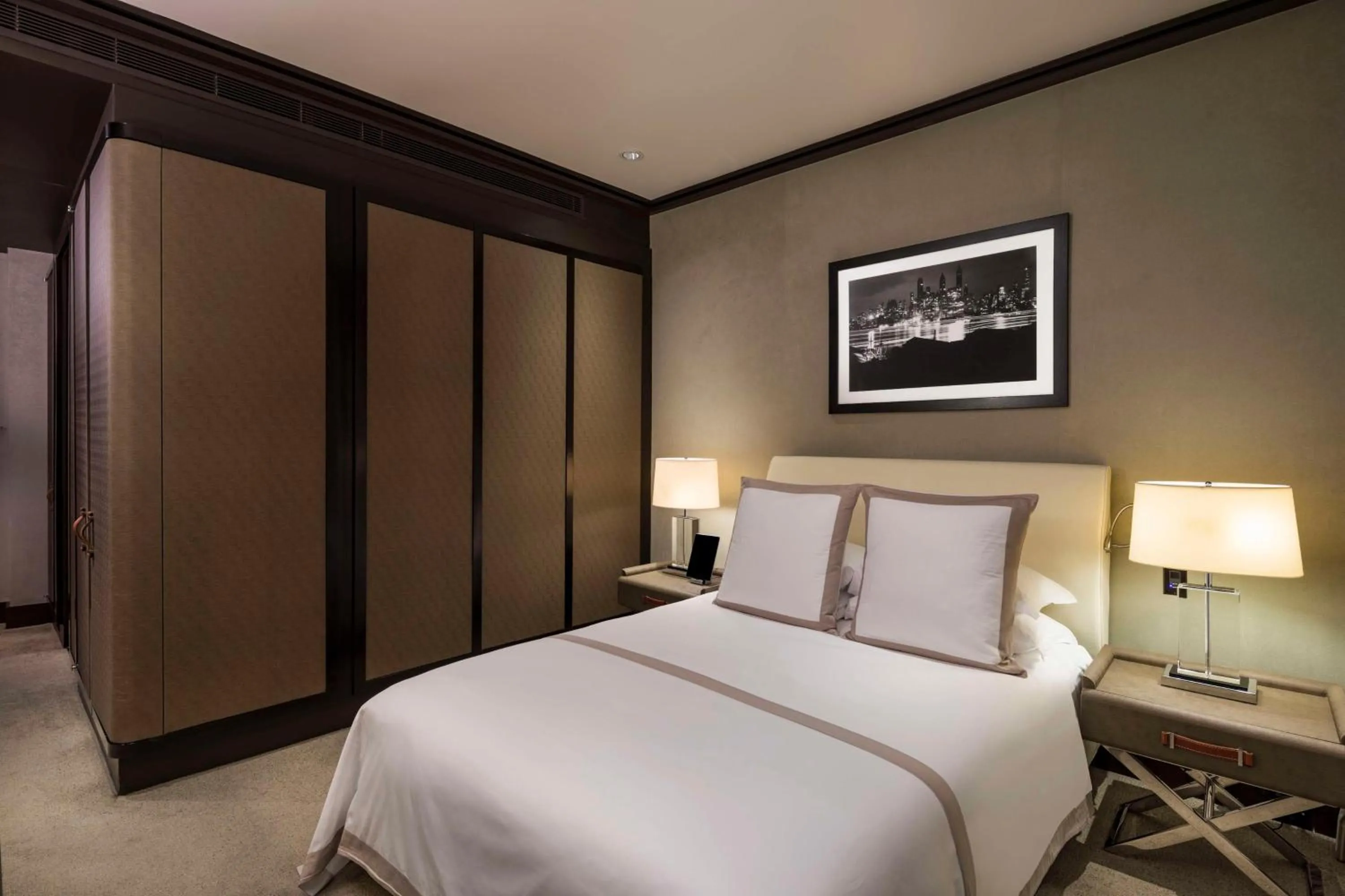 Bedroom, Bed in The Chatwal, The Unbound Collection by Hyatt