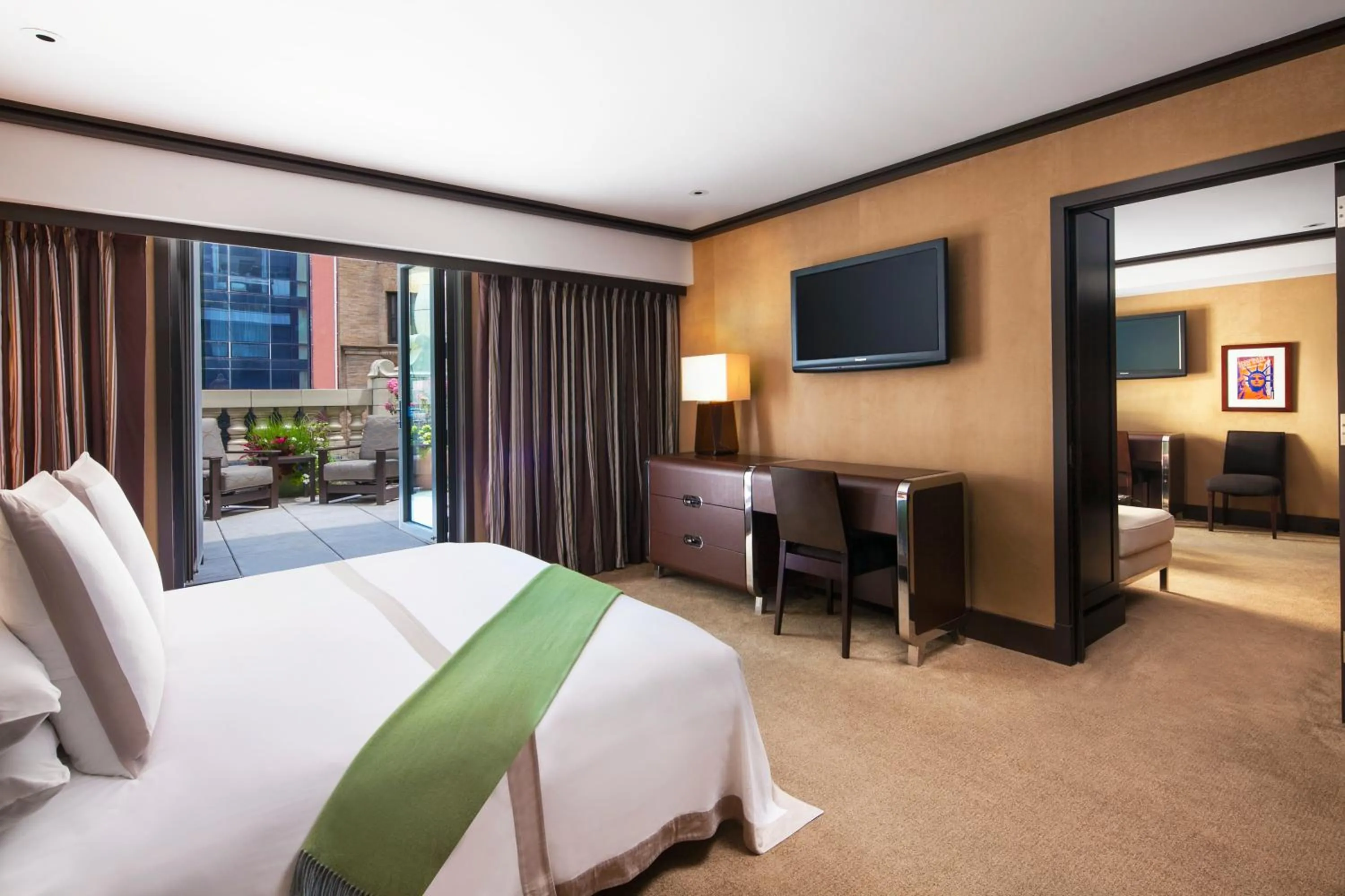 Bedroom, Bed in The Chatwal, The Unbound Collection by Hyatt