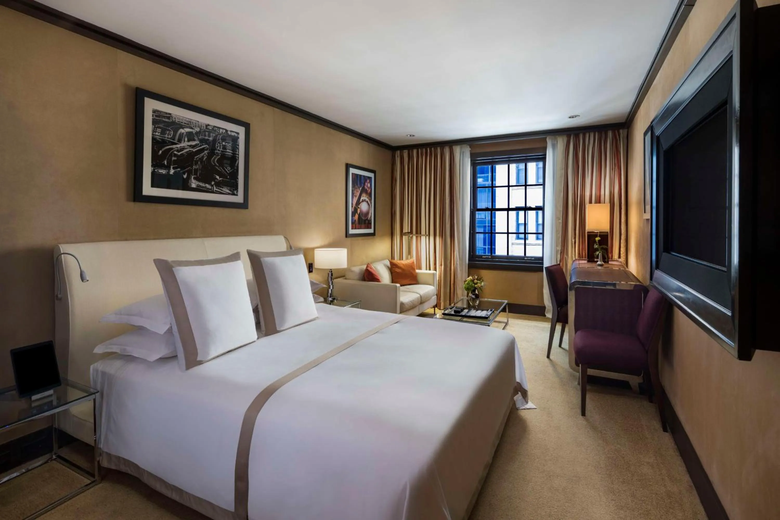 Bedroom, Bed in The Chatwal, The Unbound Collection by Hyatt