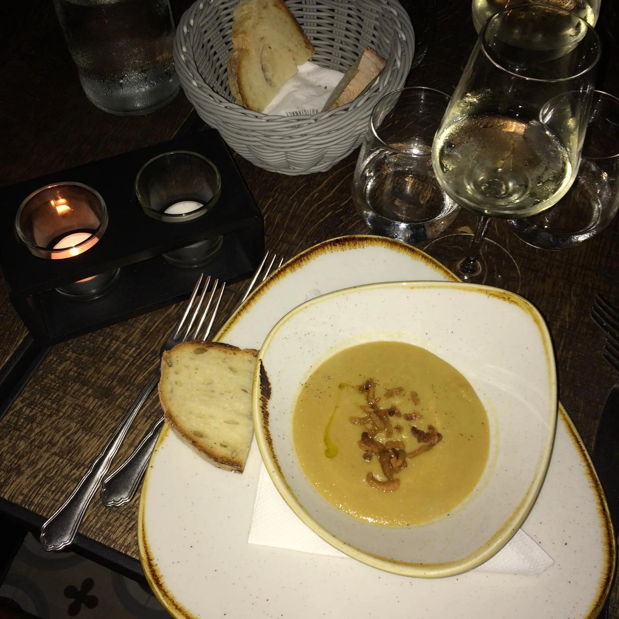 Food and drinks in Les Fleurs Luxury House