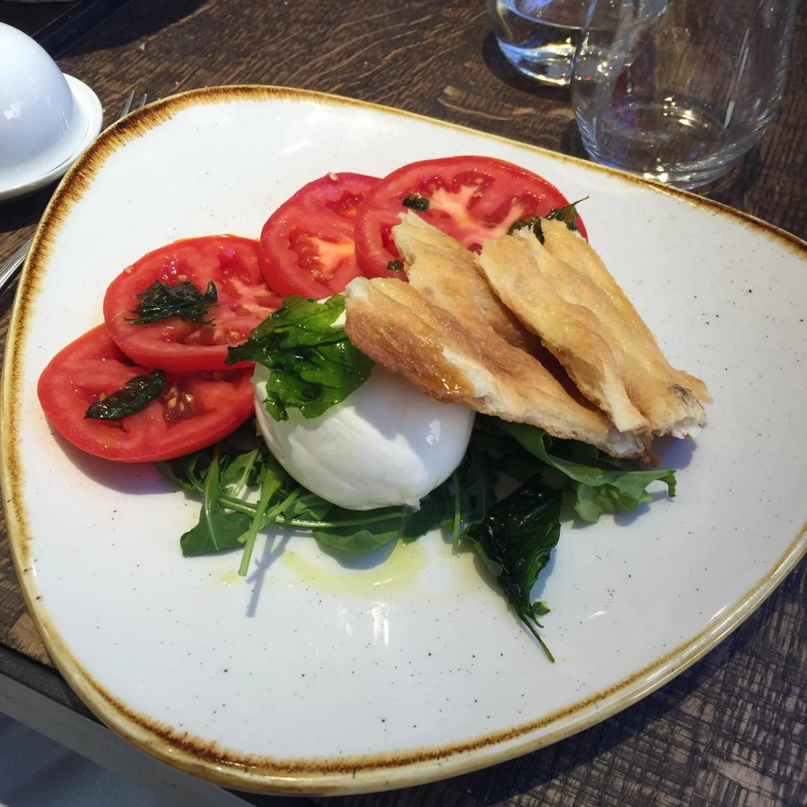 Food and drinks in Les Fleurs Luxury House