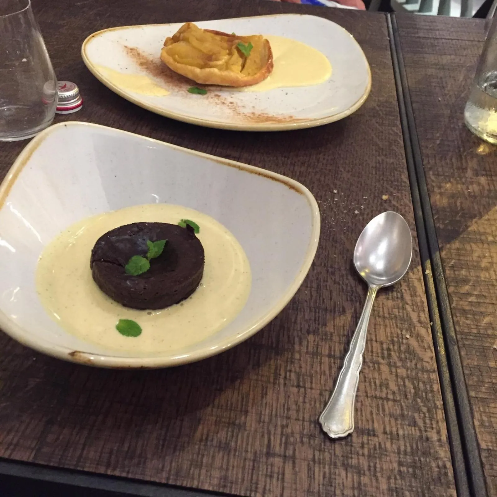 Food and drinks in Les Fleurs Luxury House