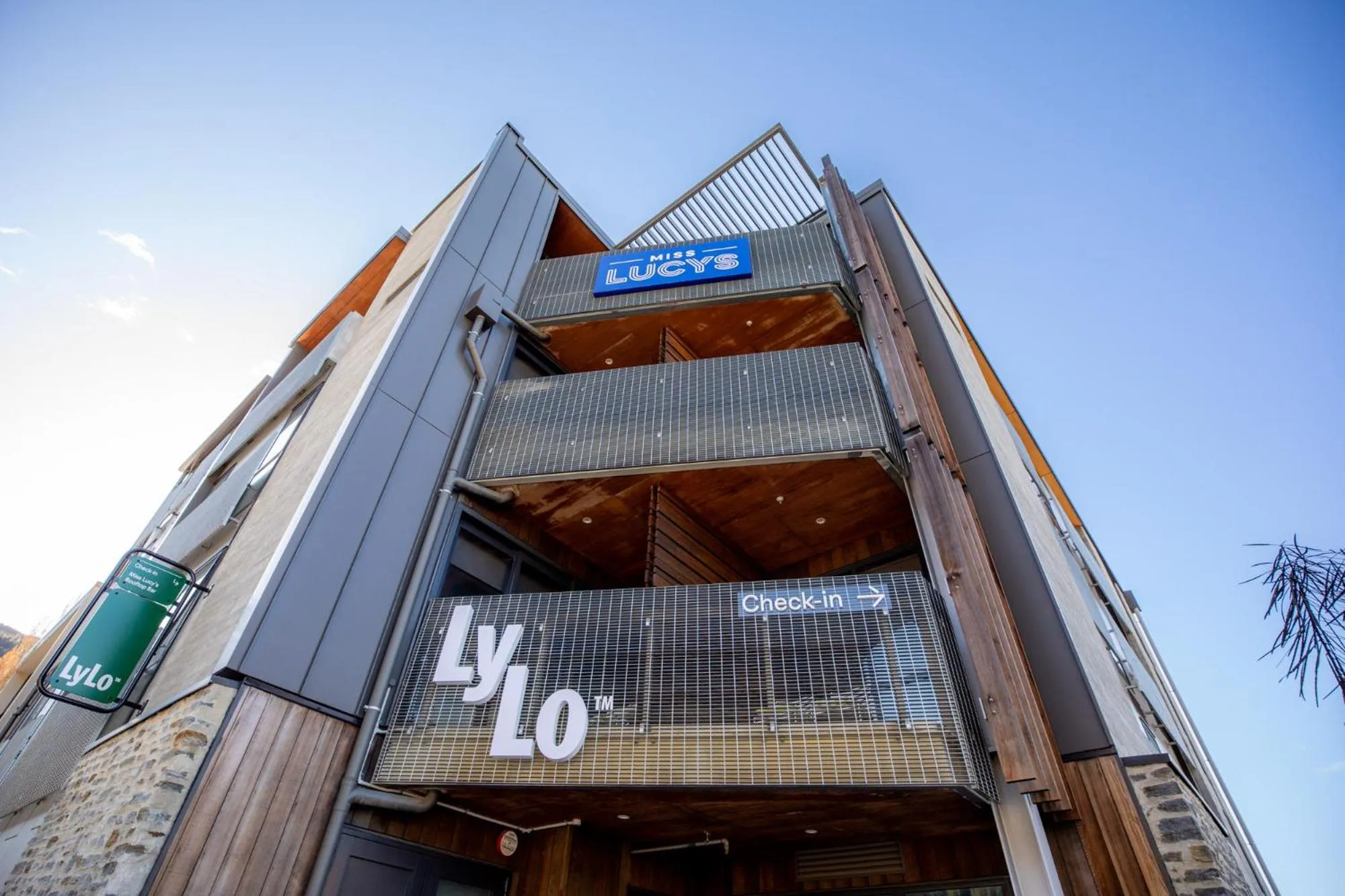 Property Building in Jucy Snooze Queenstown