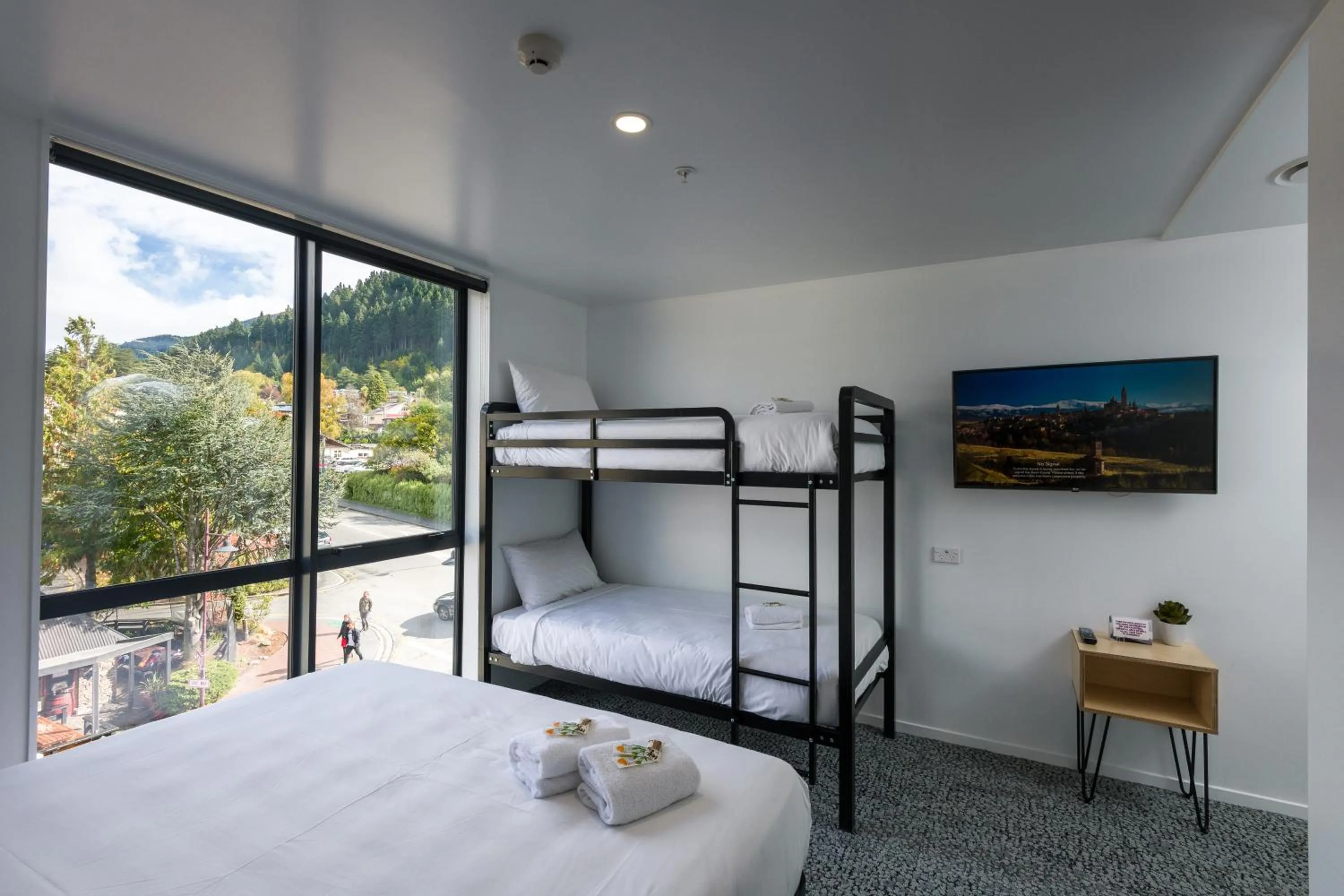 Bed in Jucy Snooze Queenstown