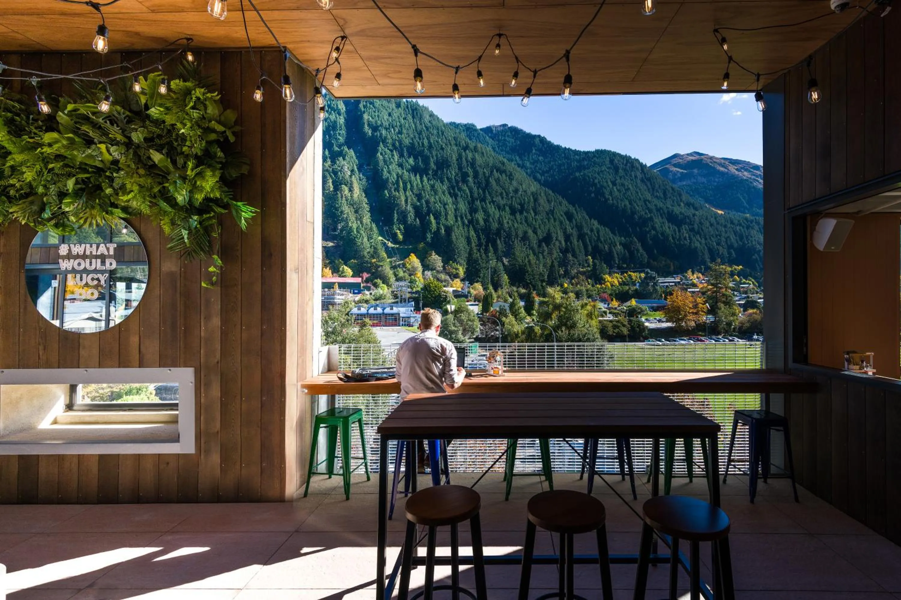 Restaurant/places to eat in Jucy Snooze Queenstown