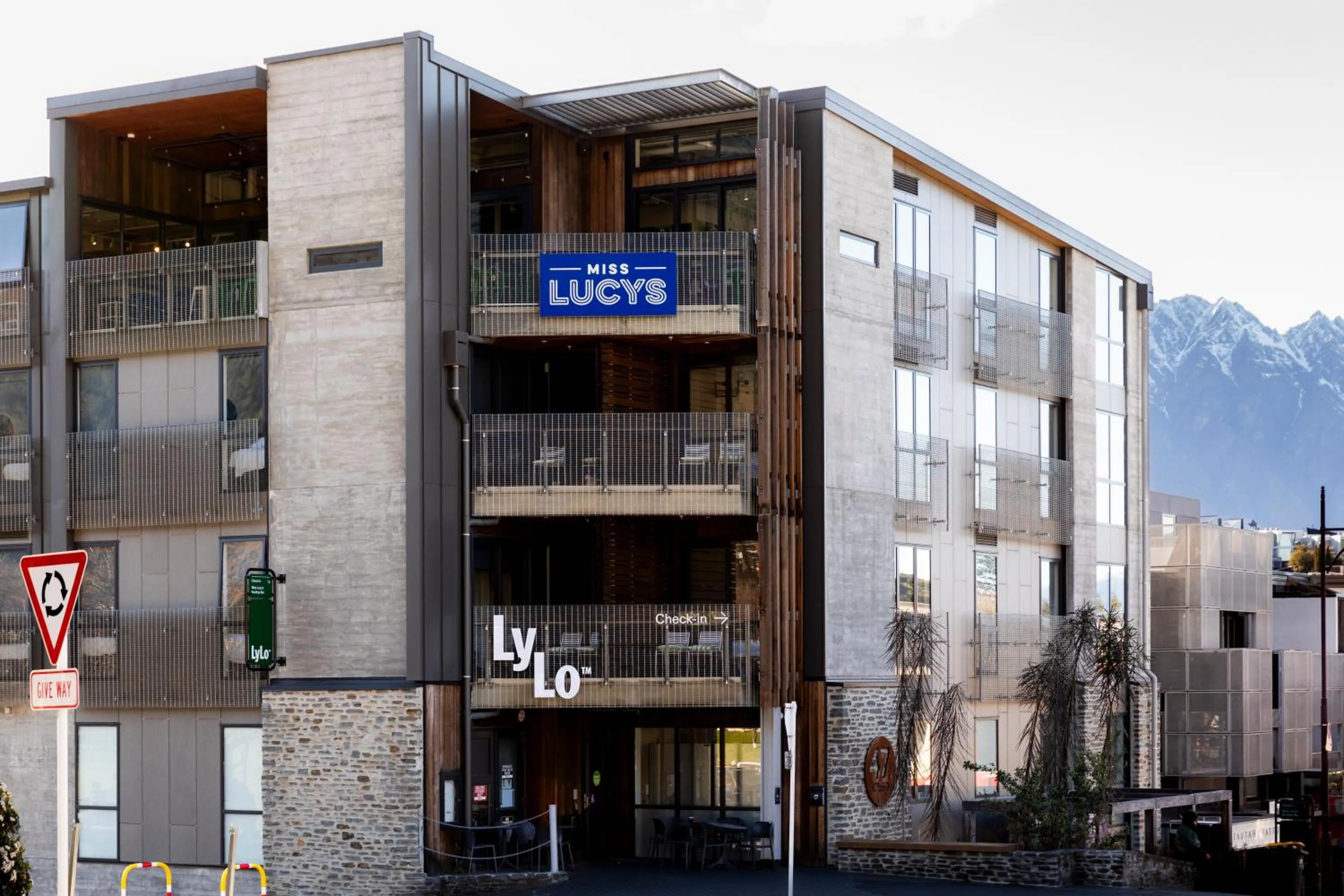 Property Building in Jucy Snooze Queenstown