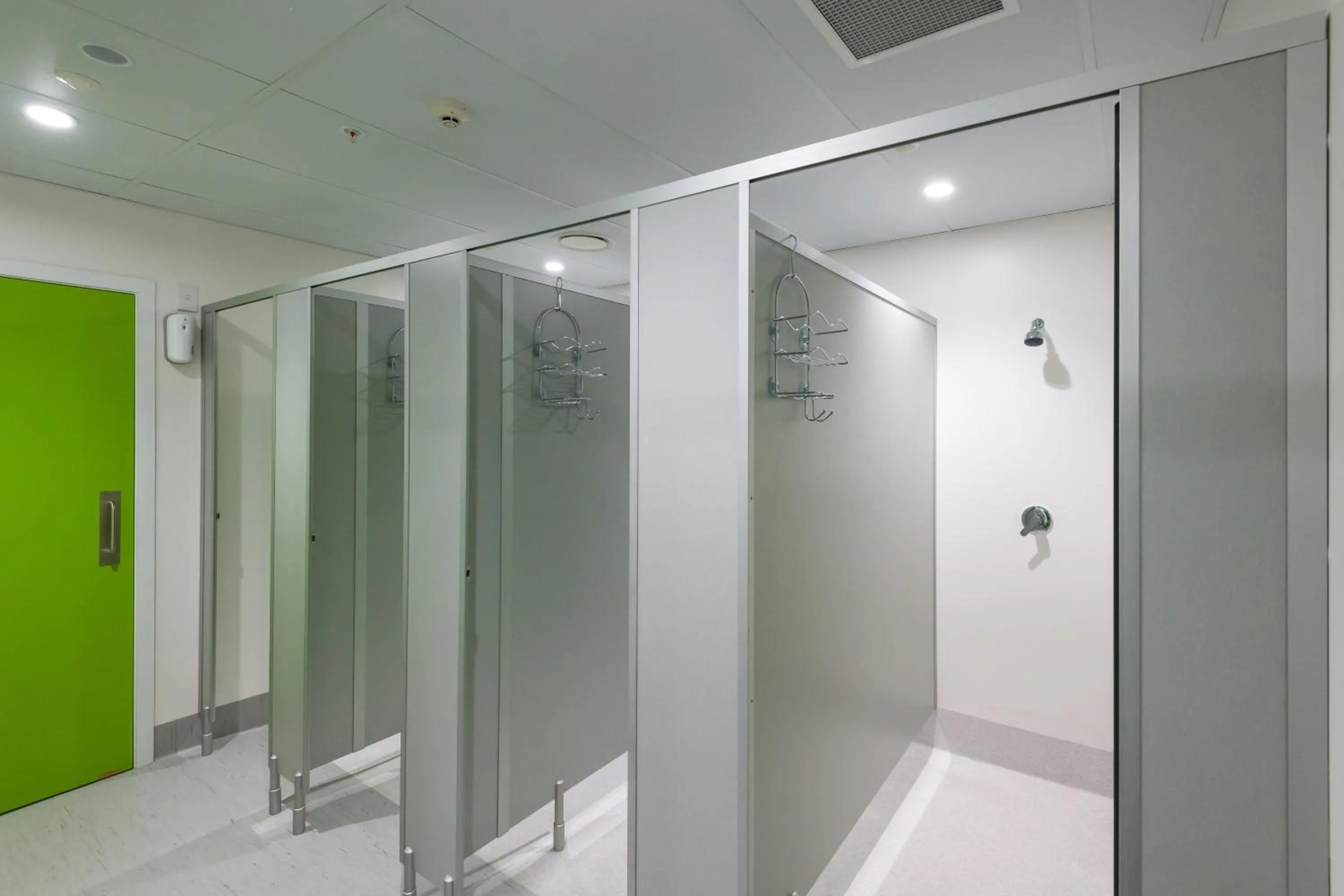 Shower, Bathroom in Jucy Snooze Queenstown