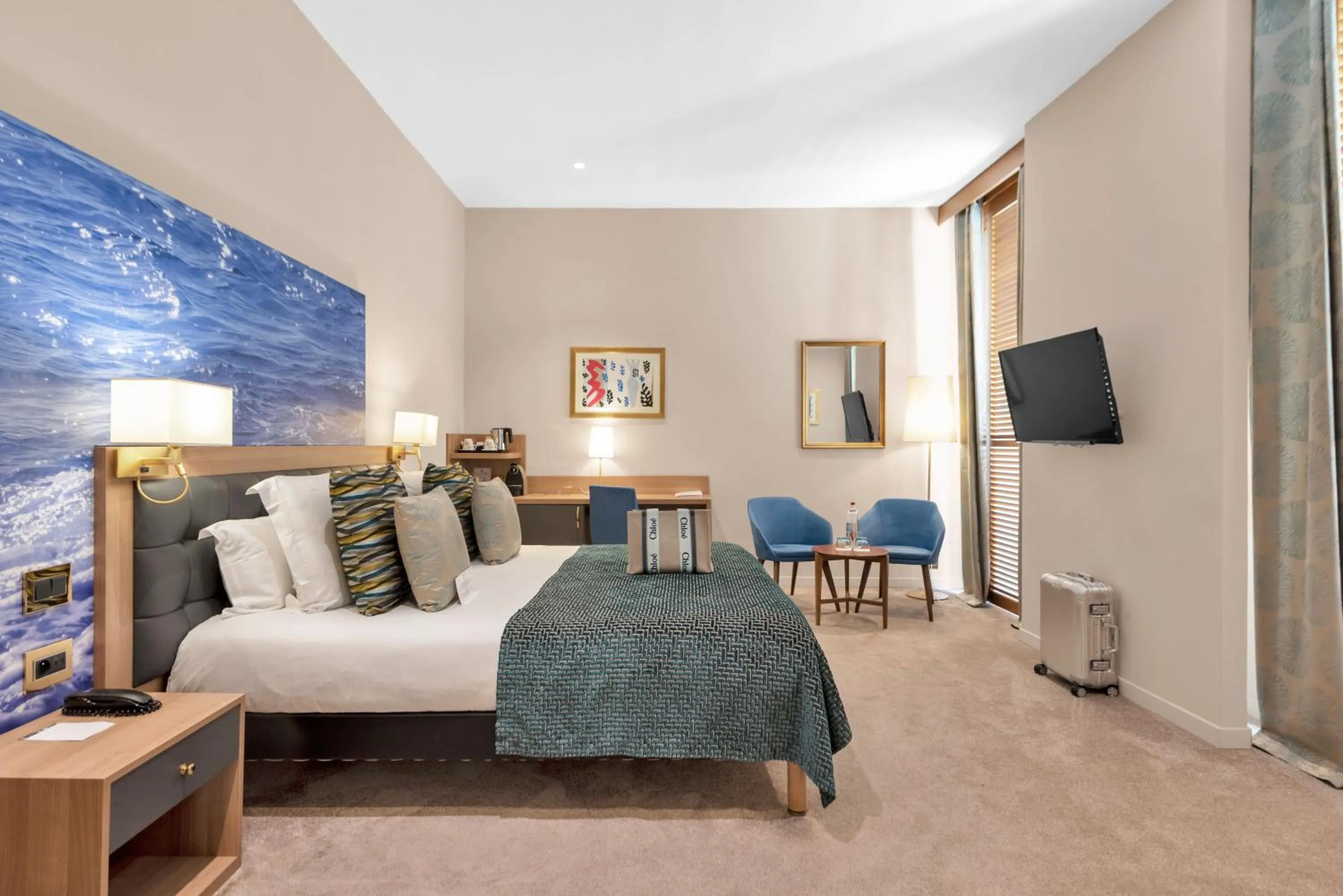 Bedroom, Bed in Hotel Beau Rivage