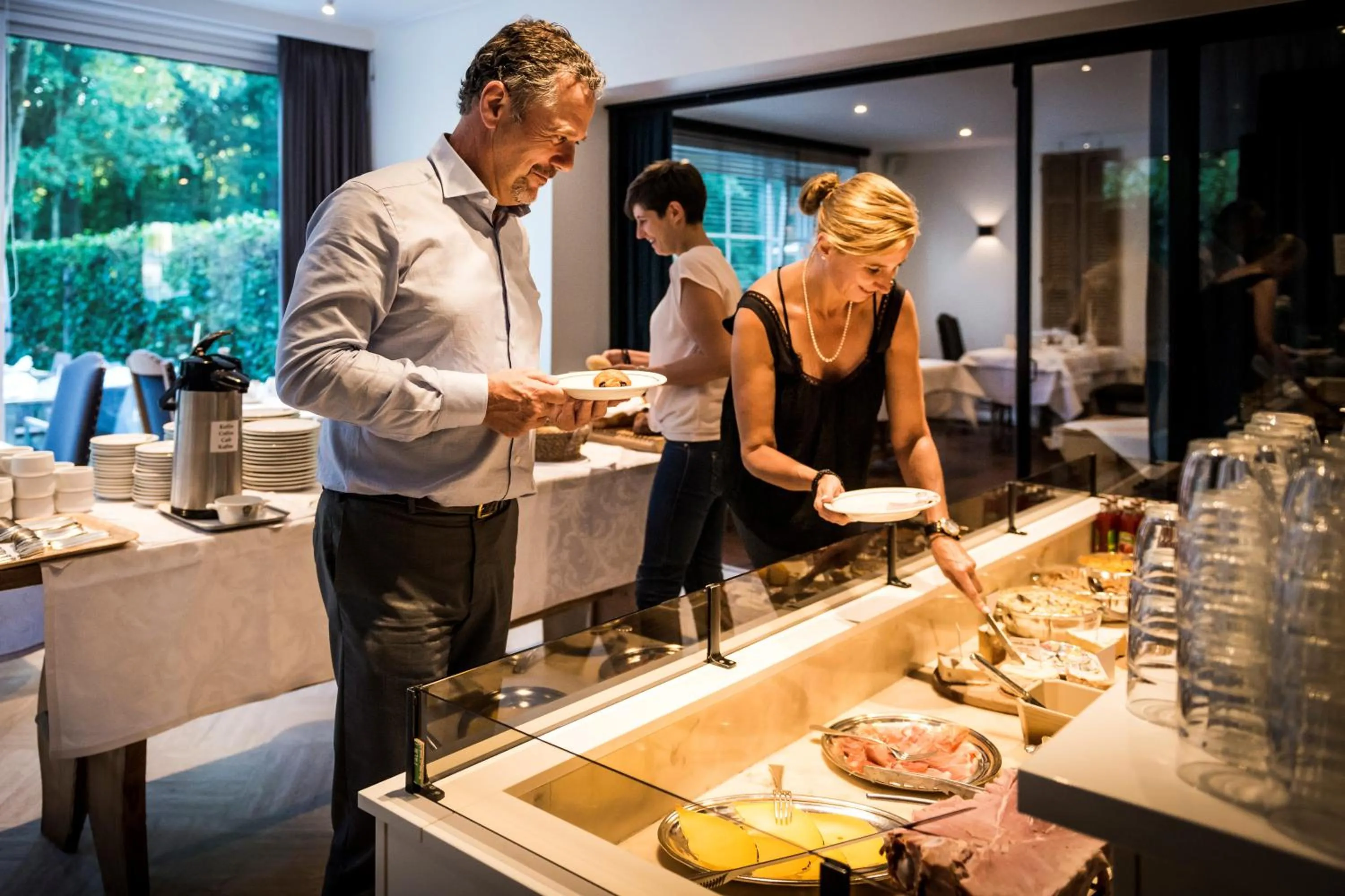 Buffet breakfast in Hotel In den Bonten Os