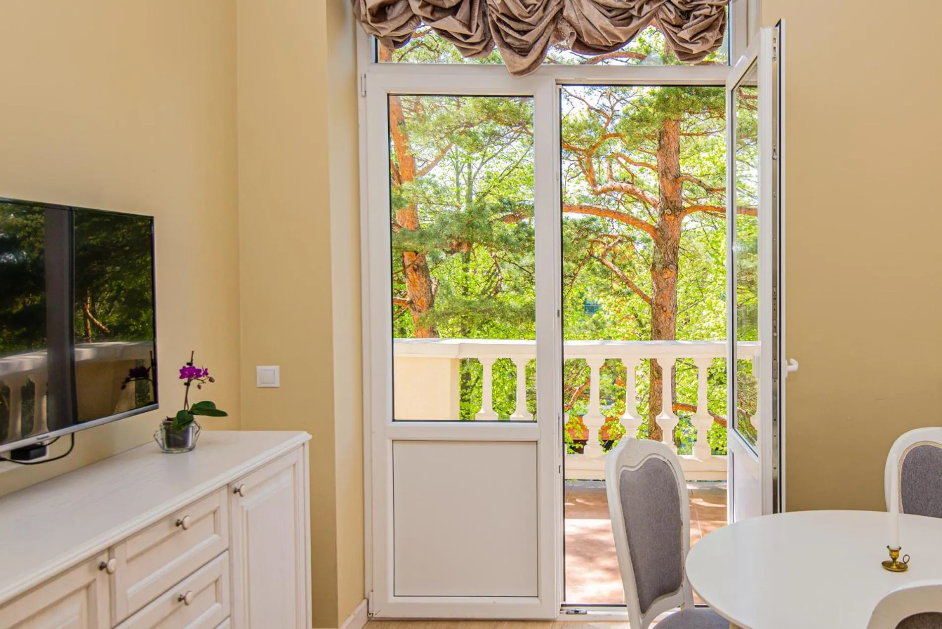 Communal lounge/ TV room in Žuvėdra