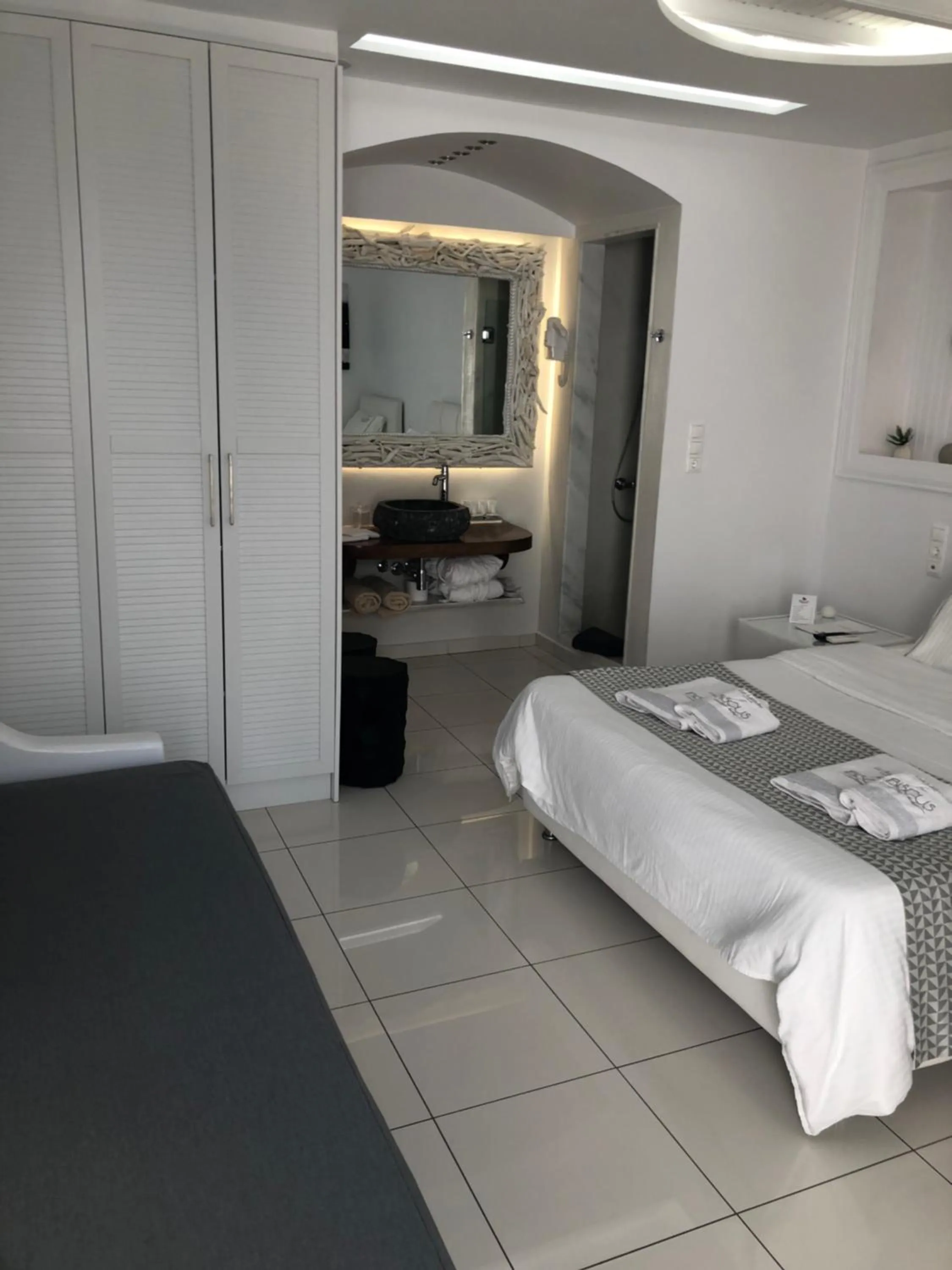 Bedroom, Bed in Ibiscus Boutique