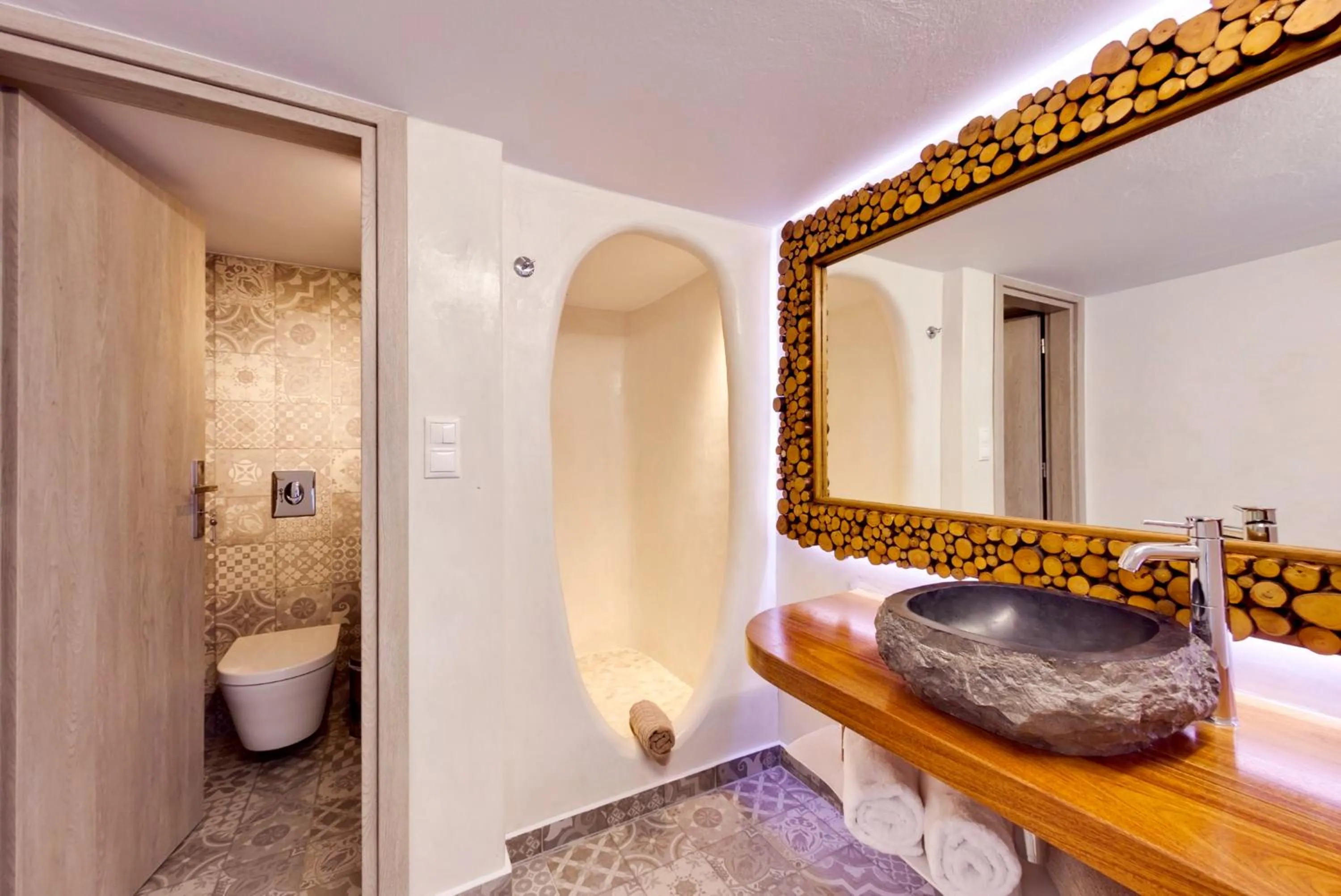 Bathroom in Ibiscus Boutique