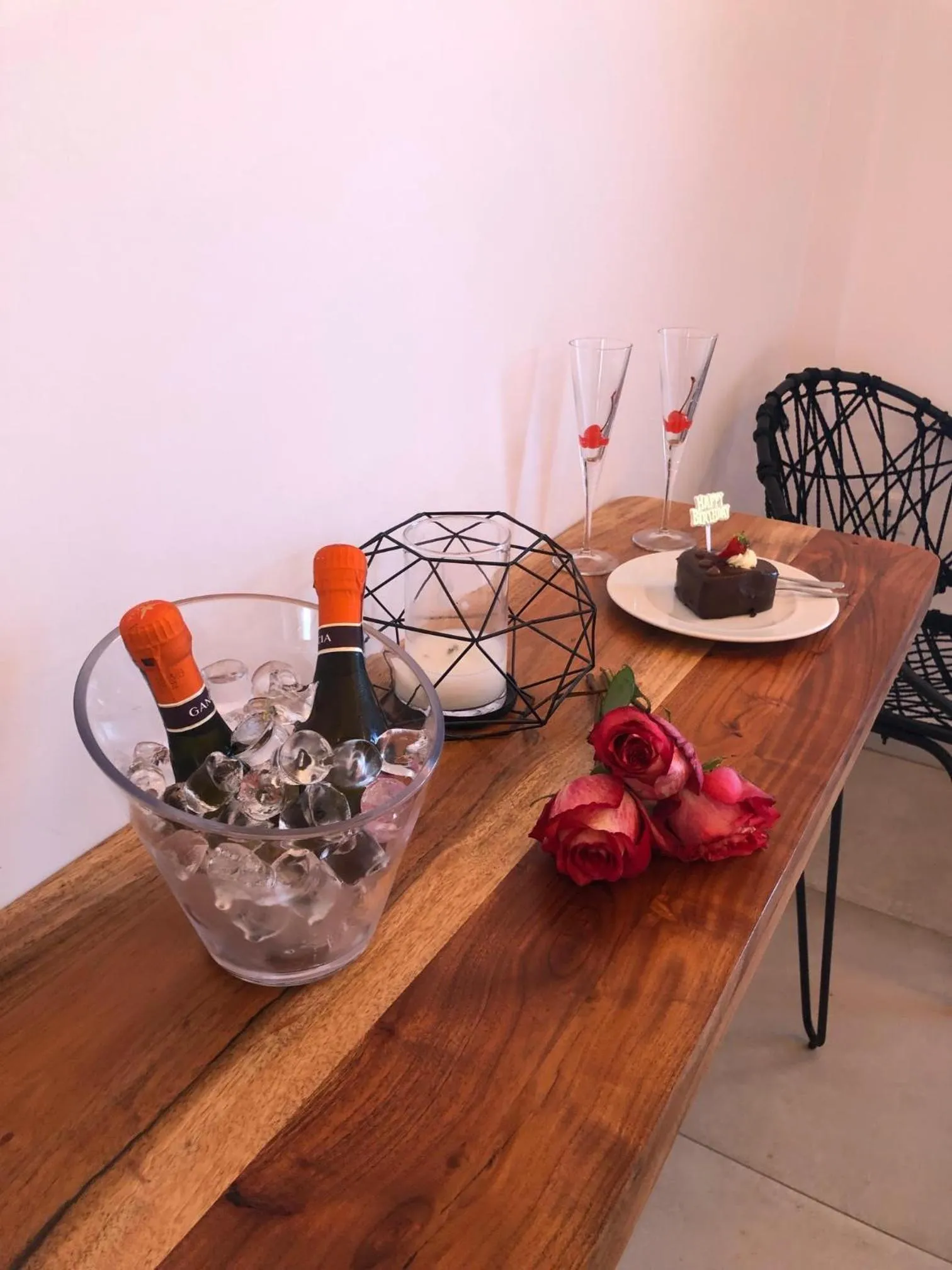 Food and drinks in Ibiscus Boutique