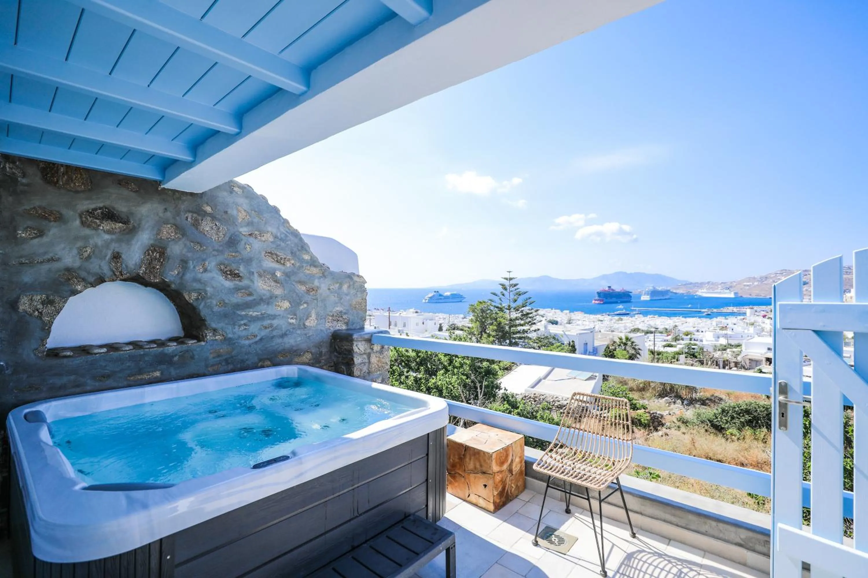 Hot Tub in Ibiscus Boutique