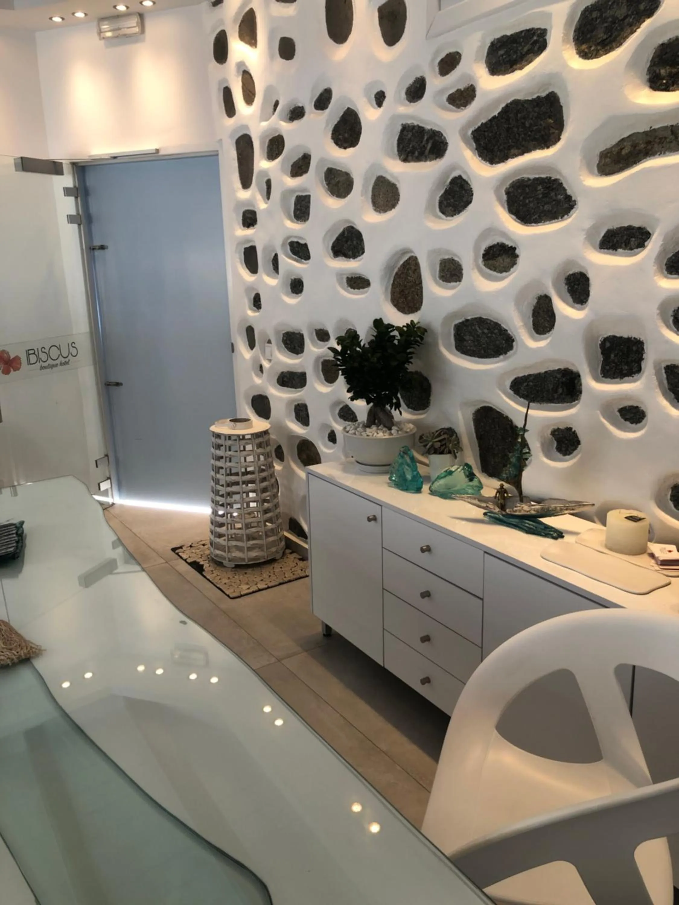 Decorative detail in Ibiscus Boutique