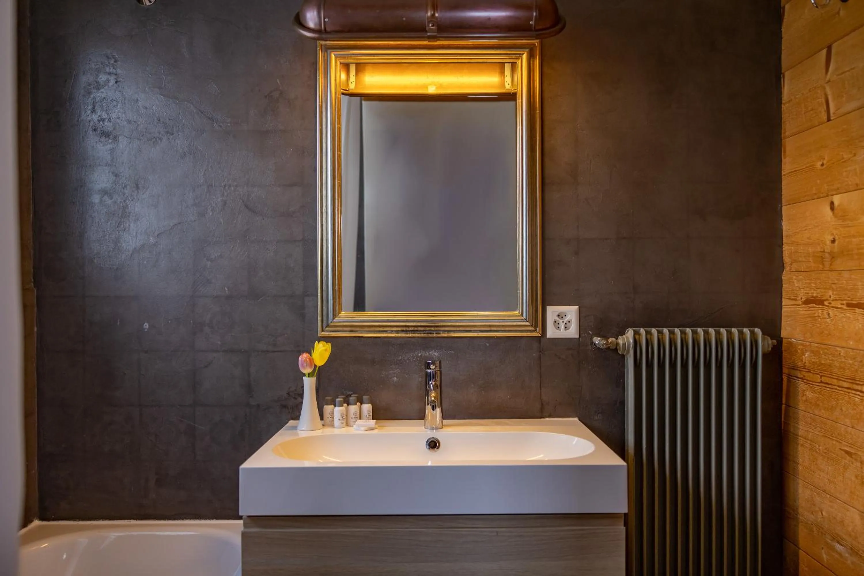 Bathroom in Le Coucou Hotel Restaurant & Lounge-Bar