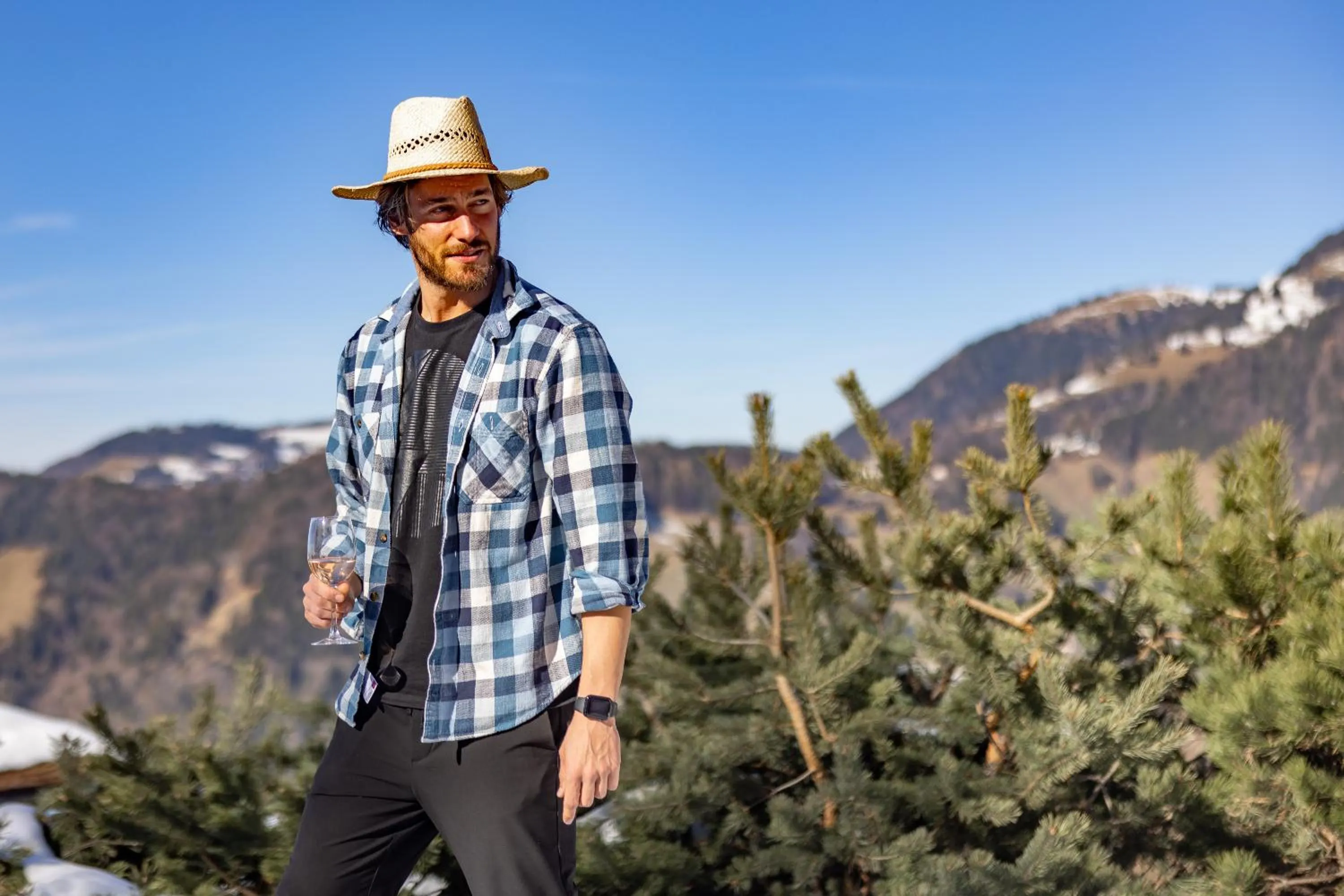 Day in Le Coucou Hotel Restaurant & Lounge-Bar