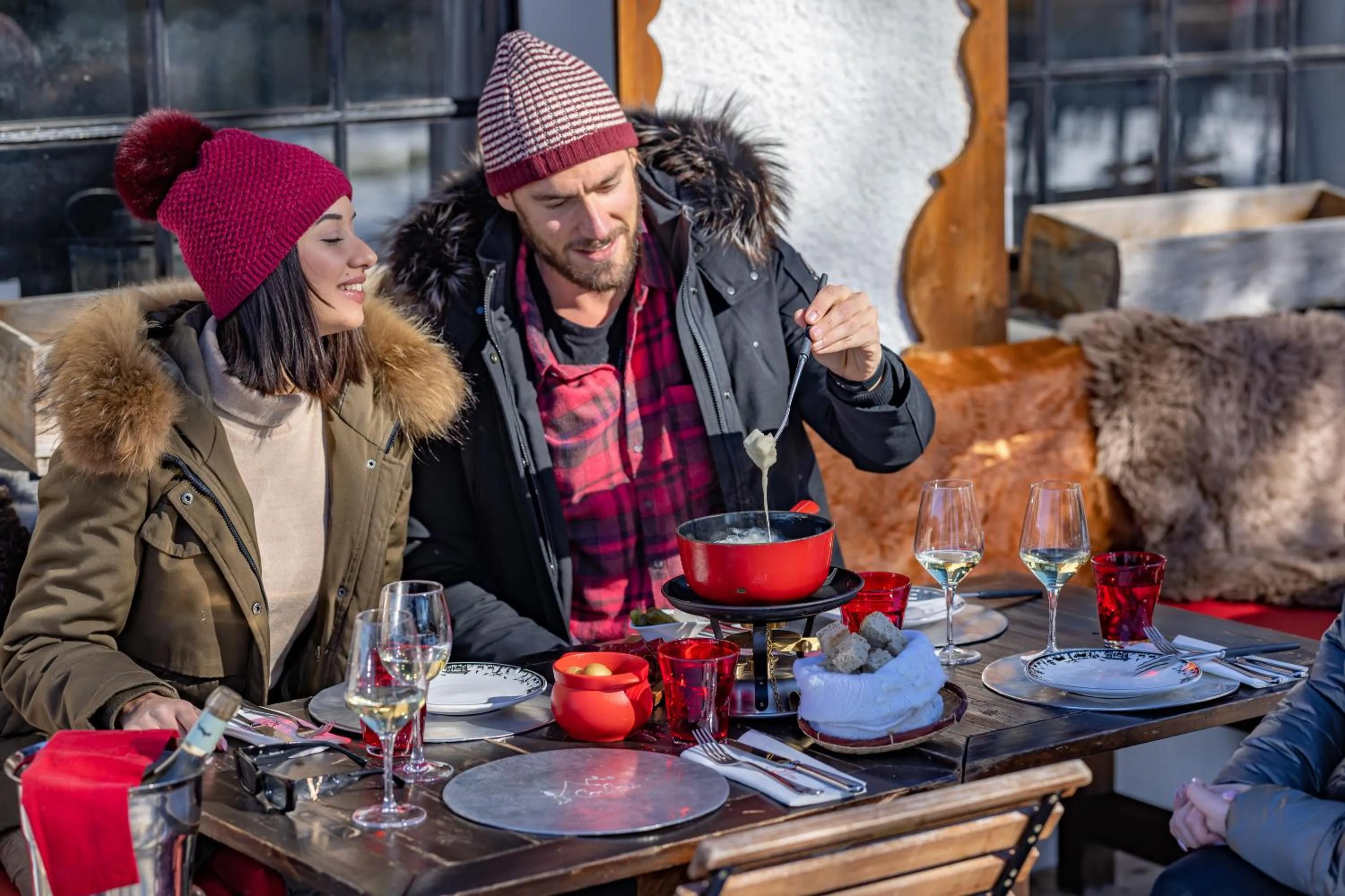 Restaurant/places to eat in Le Coucou Hotel Restaurant & Lounge-Bar