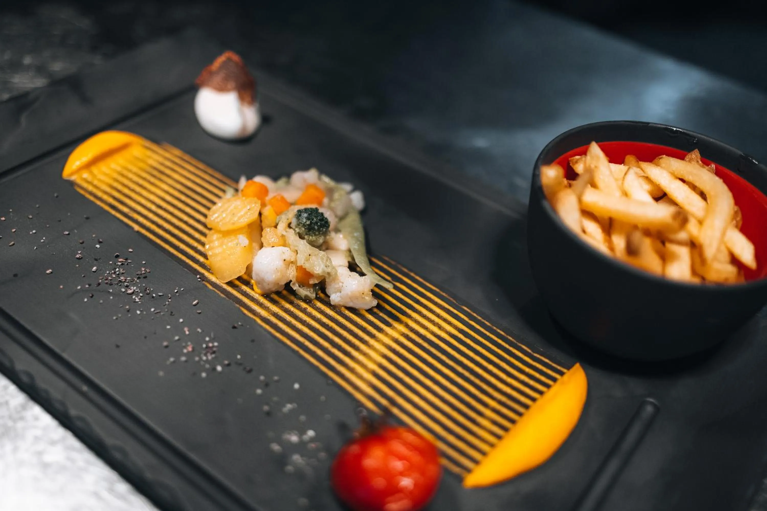 Food and drinks in Le Coucou Hotel Restaurant & Lounge-Bar