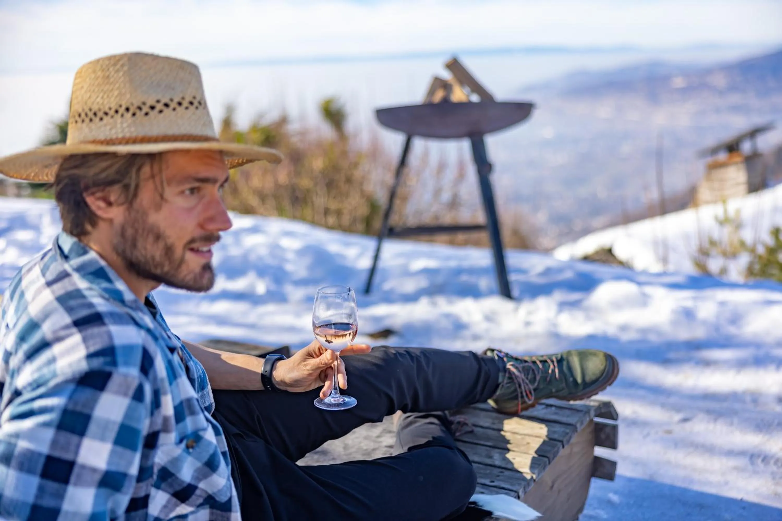 Day in Le Coucou Hotel Restaurant & Lounge-Bar