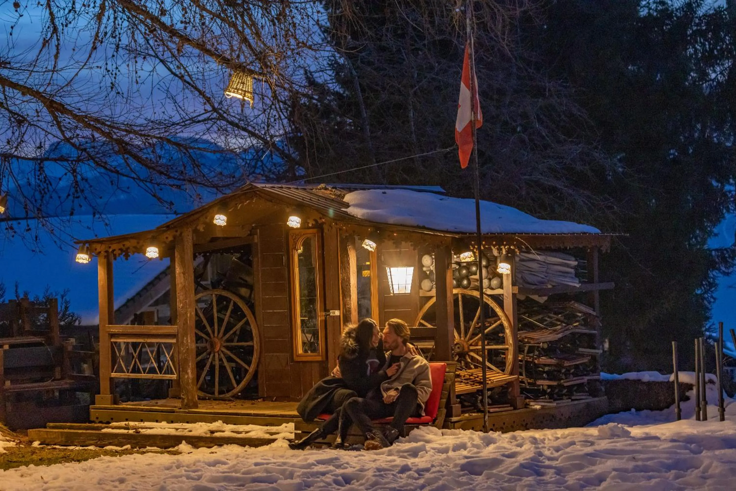 Night in Le Coucou Hotel Restaurant & Lounge-Bar