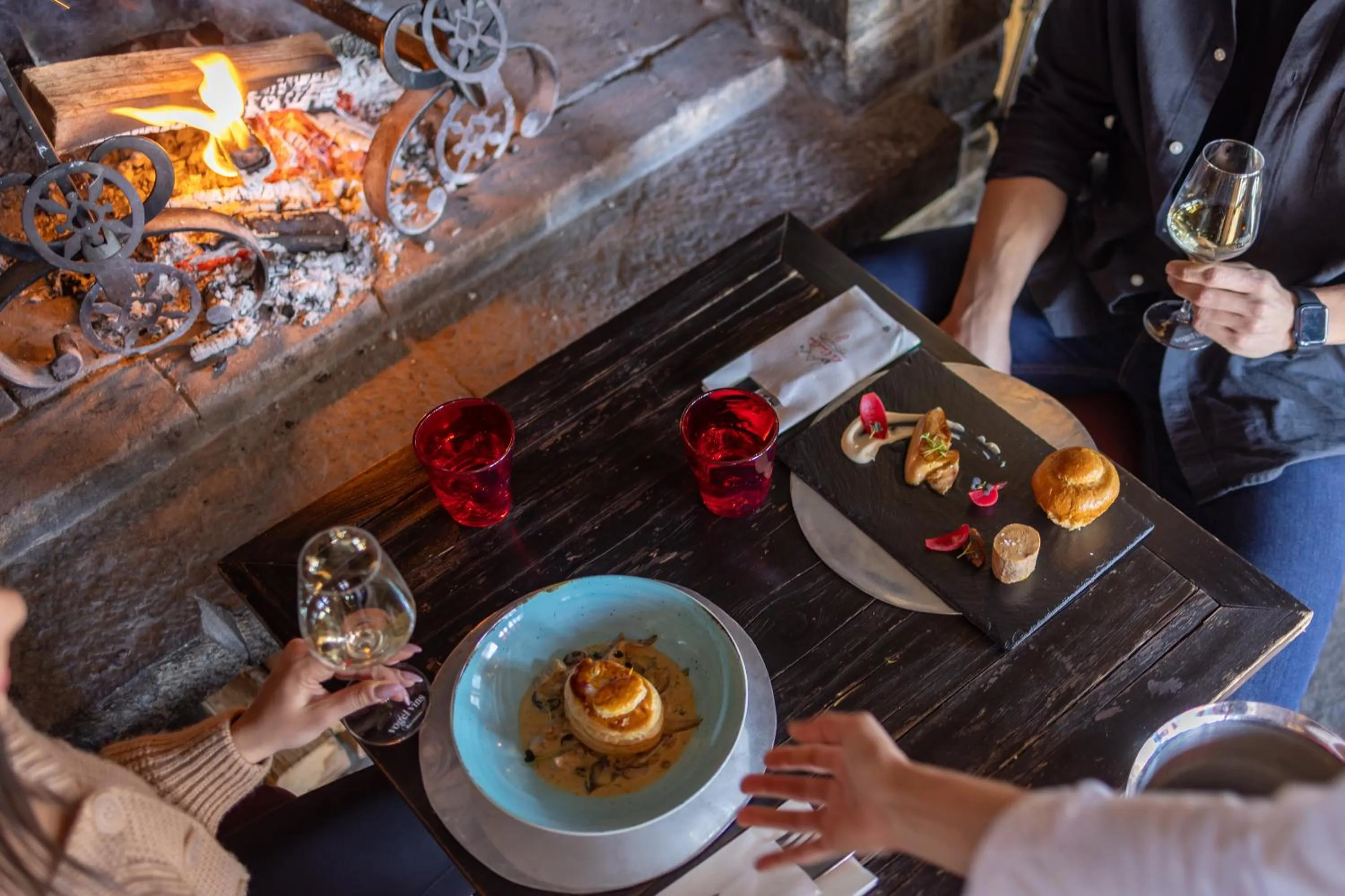 Food and drinks in Le Coucou Hotel Restaurant & Lounge-Bar