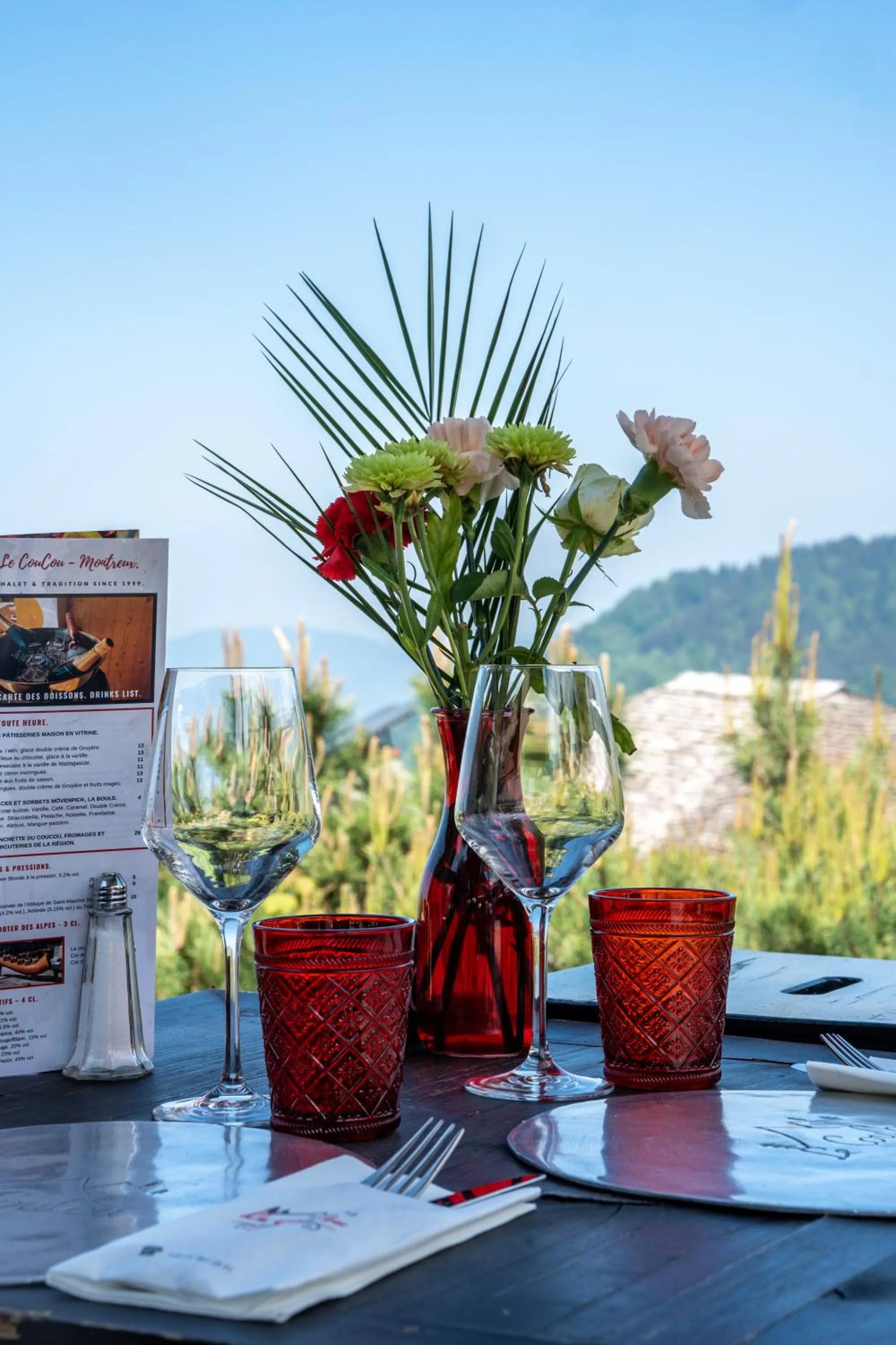 Restaurant/places to eat in Le Coucou Hotel Restaurant & Lounge-Bar