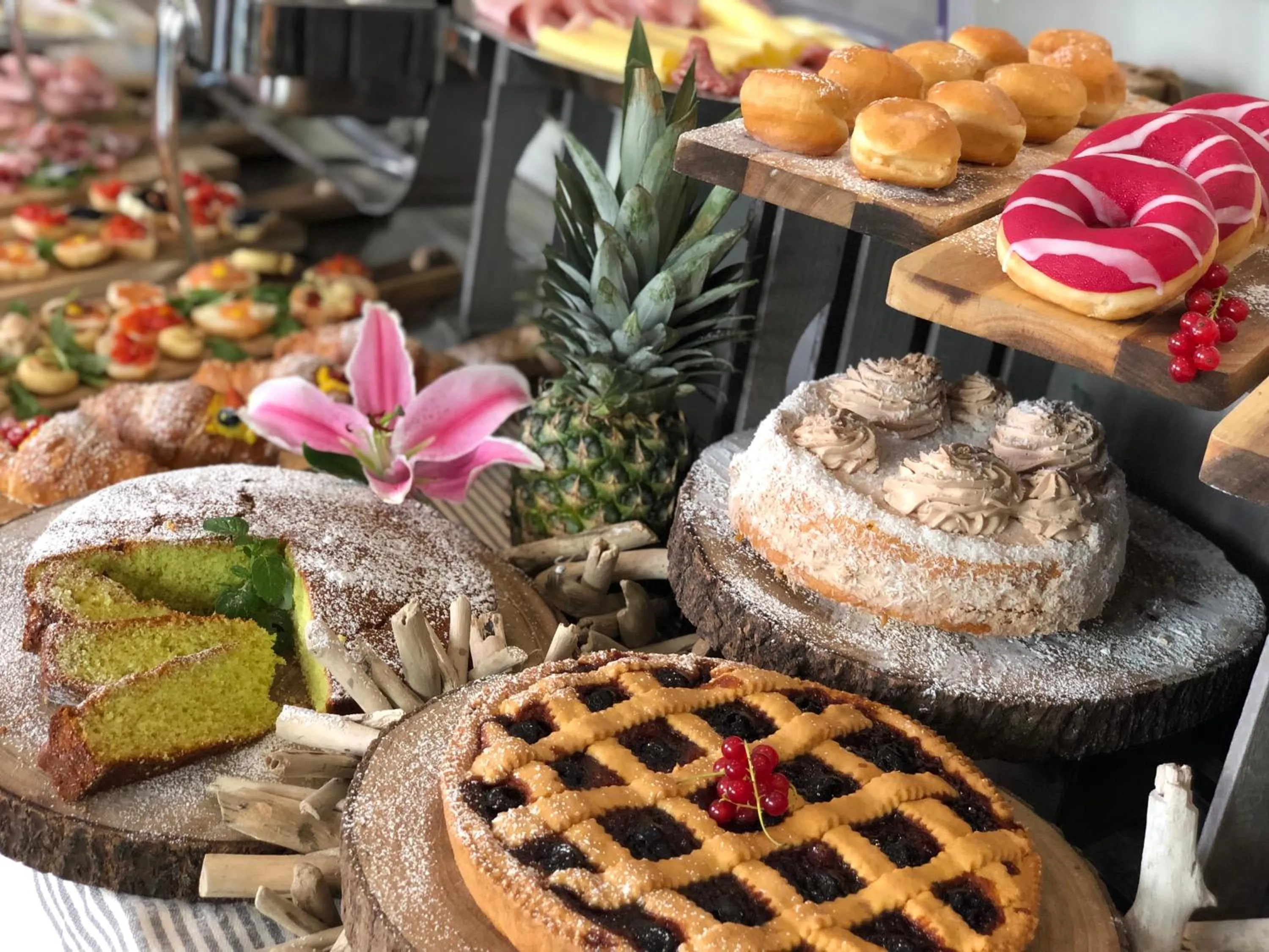 Buffet breakfast in Hotel La Conchiglia