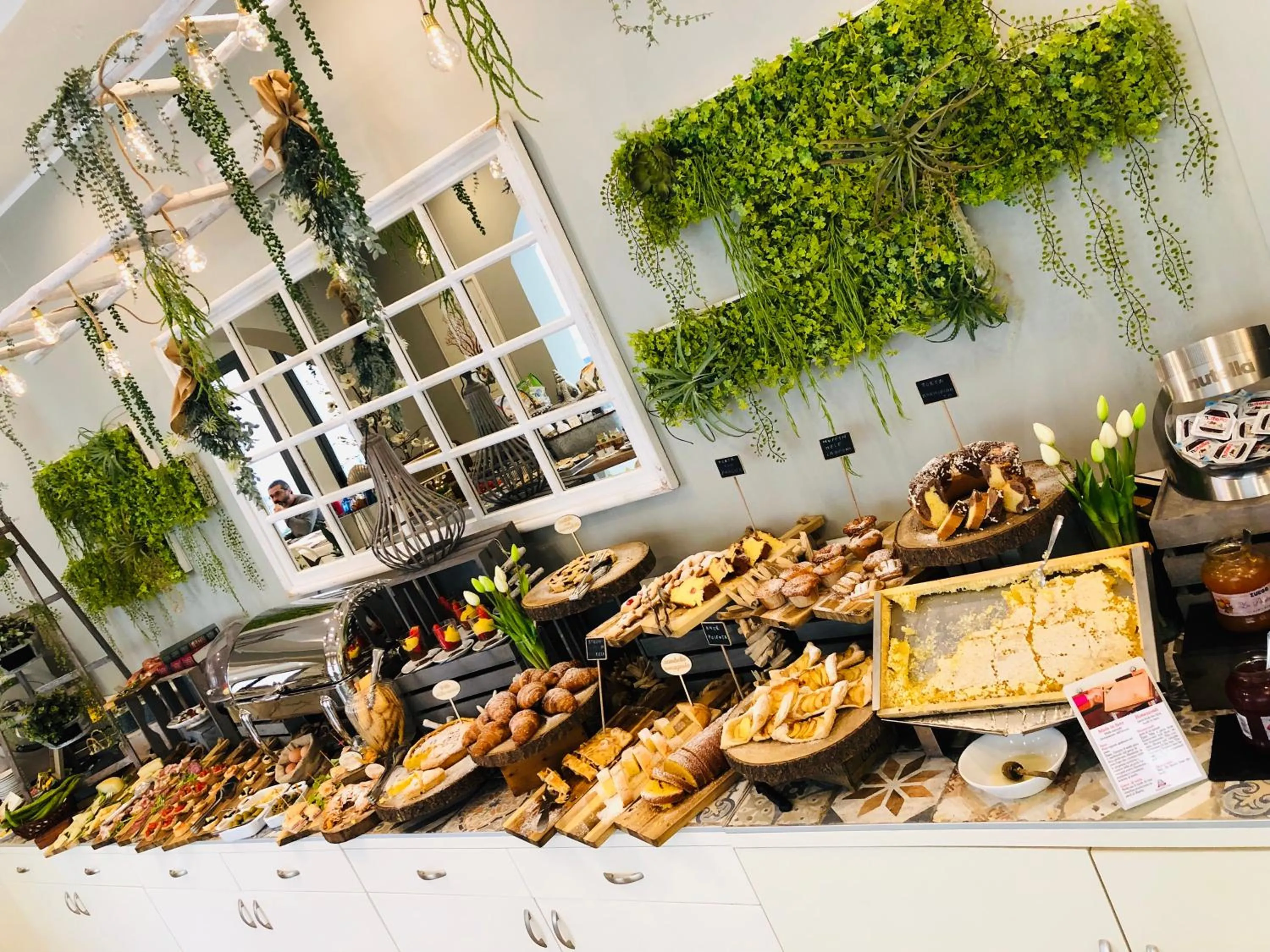 Buffet breakfast in Hotel La Conchiglia