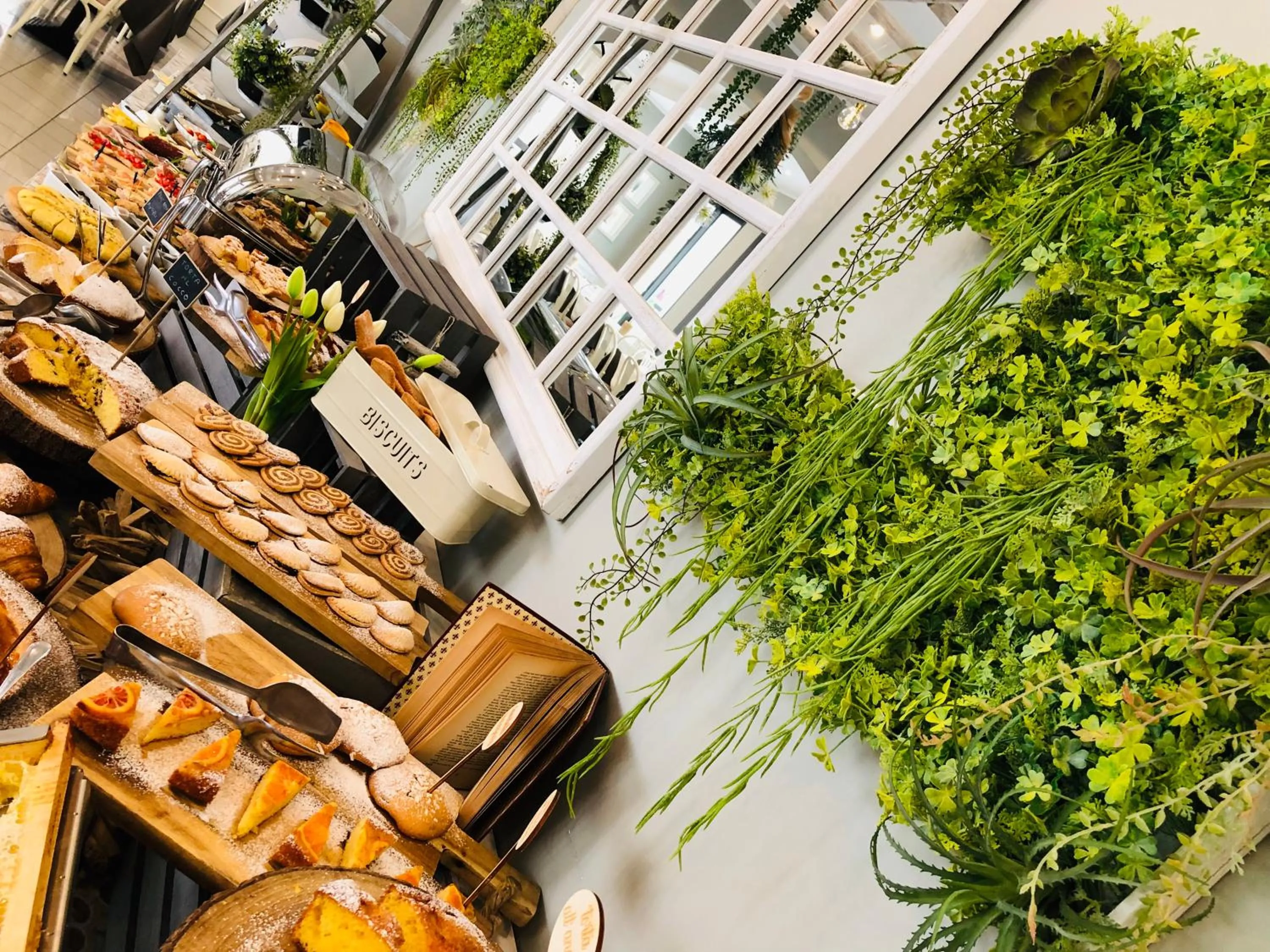 Buffet breakfast in Hotel La Conchiglia