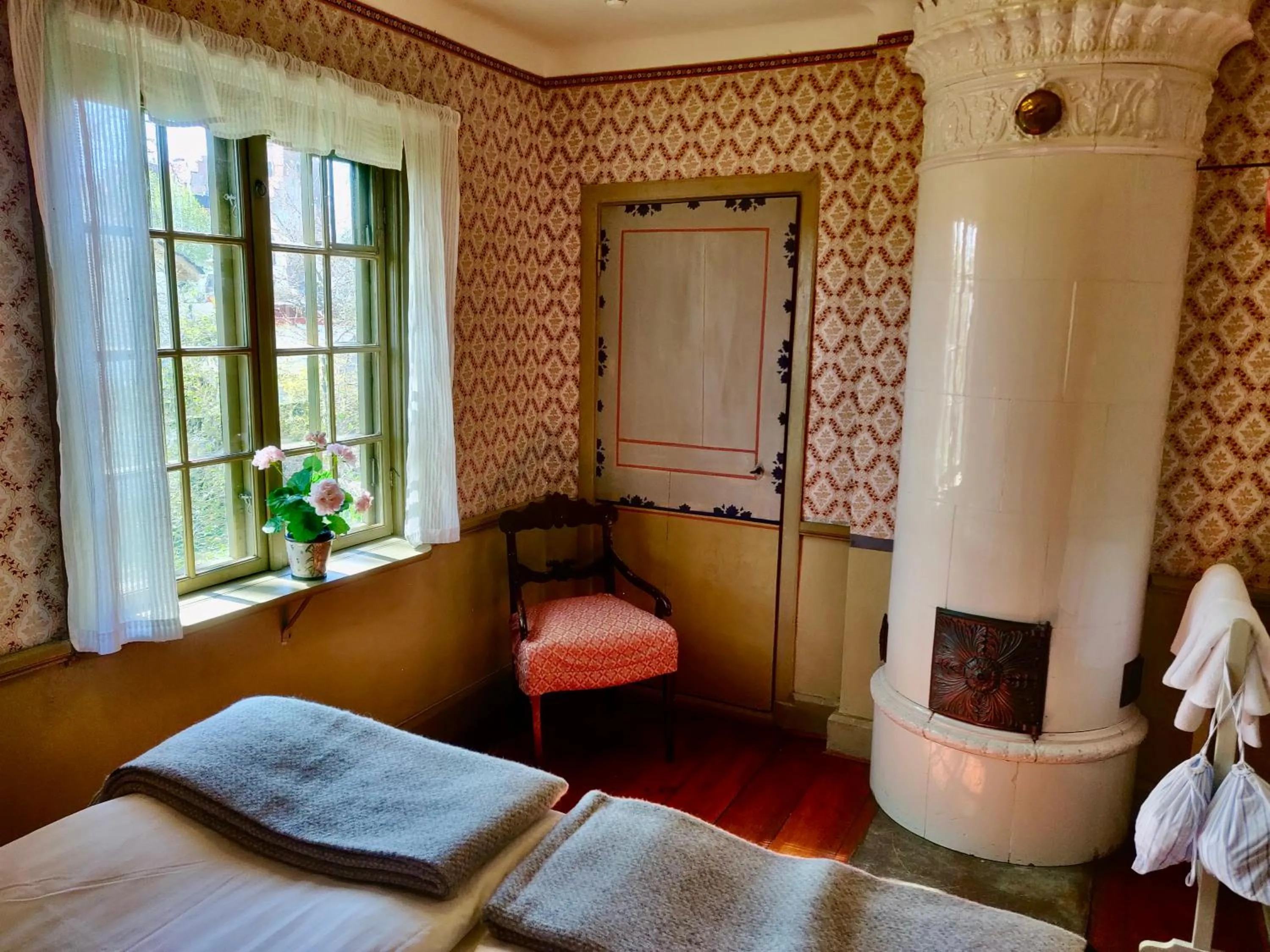 Photo of the whole room, Bed in Hotell Dahlströmska gården