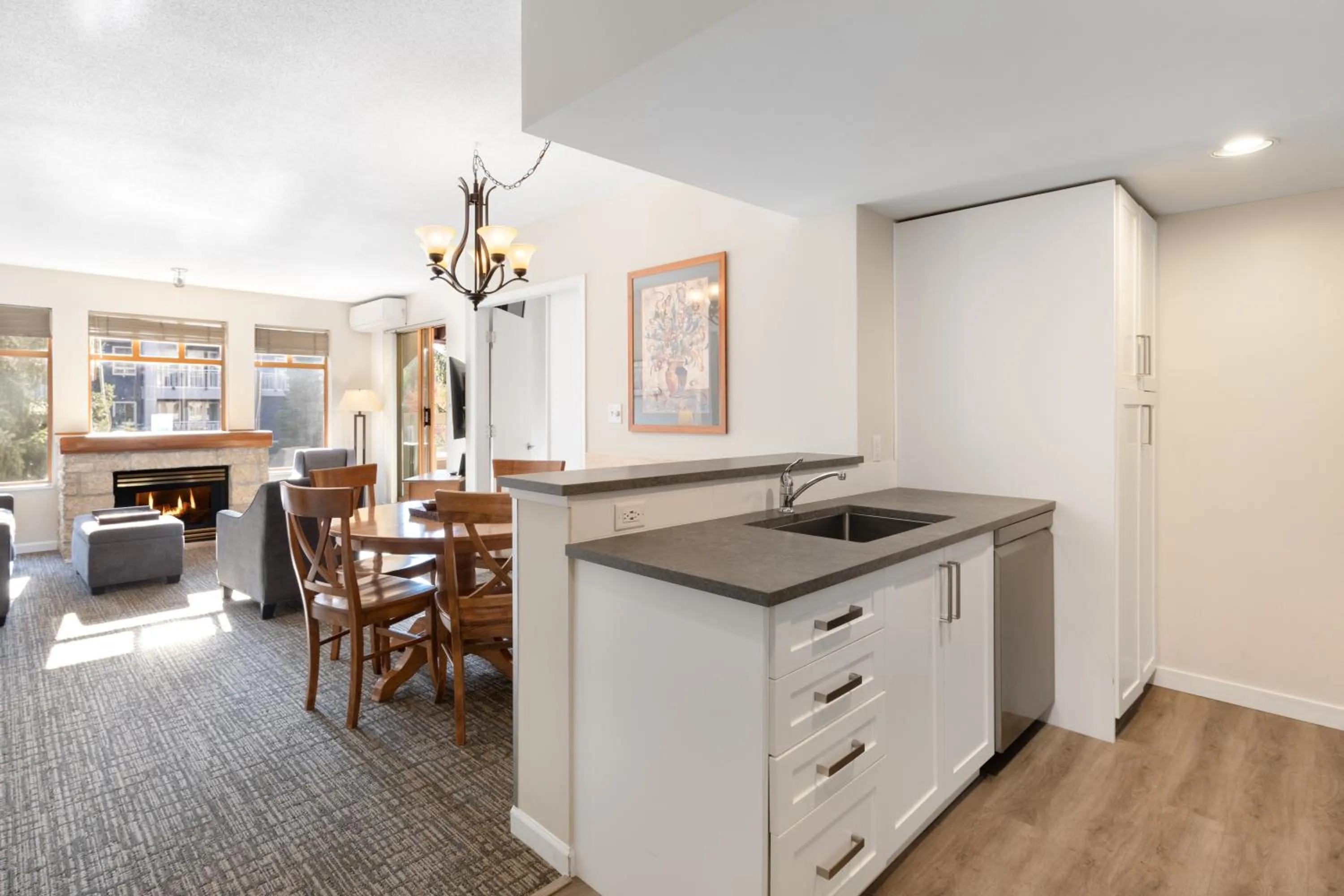 Kitchen or kitchenette in Tyndall Stone Lodge by Whiski Jack