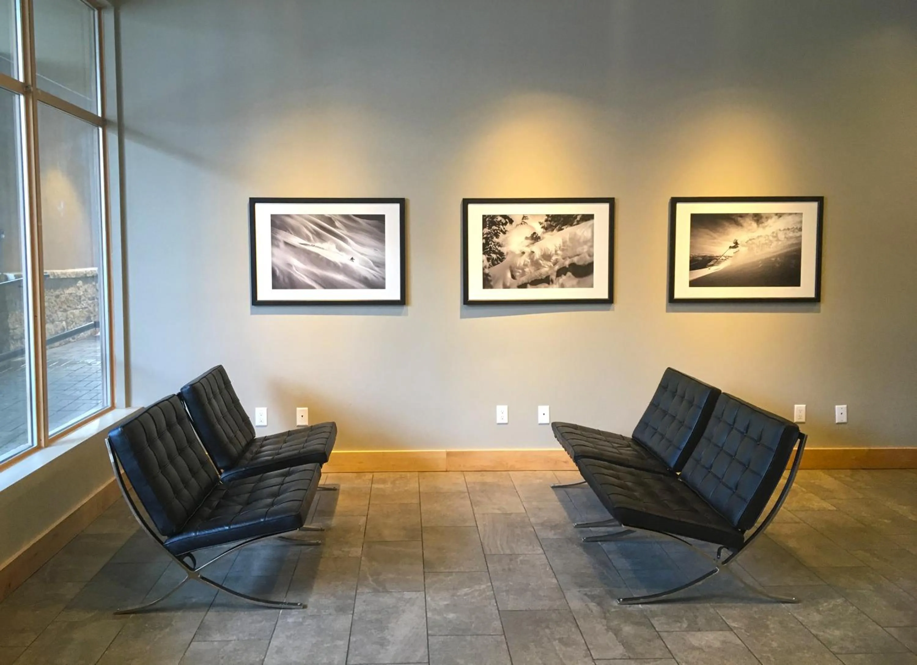 Lobby or reception in Tyndall Stone Lodge by Whiski Jack