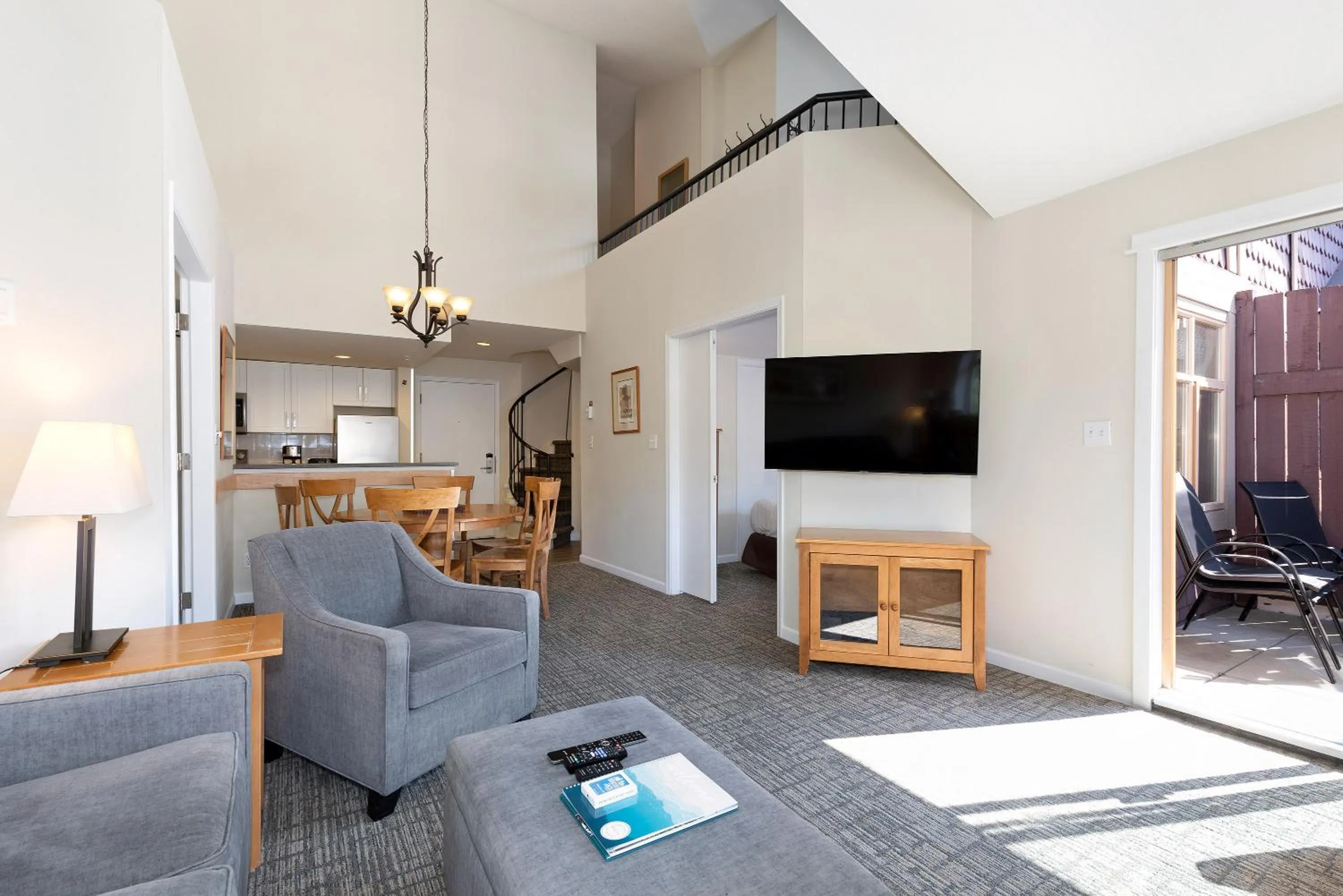 Living room in Tyndall Stone Lodge by Whiski Jack