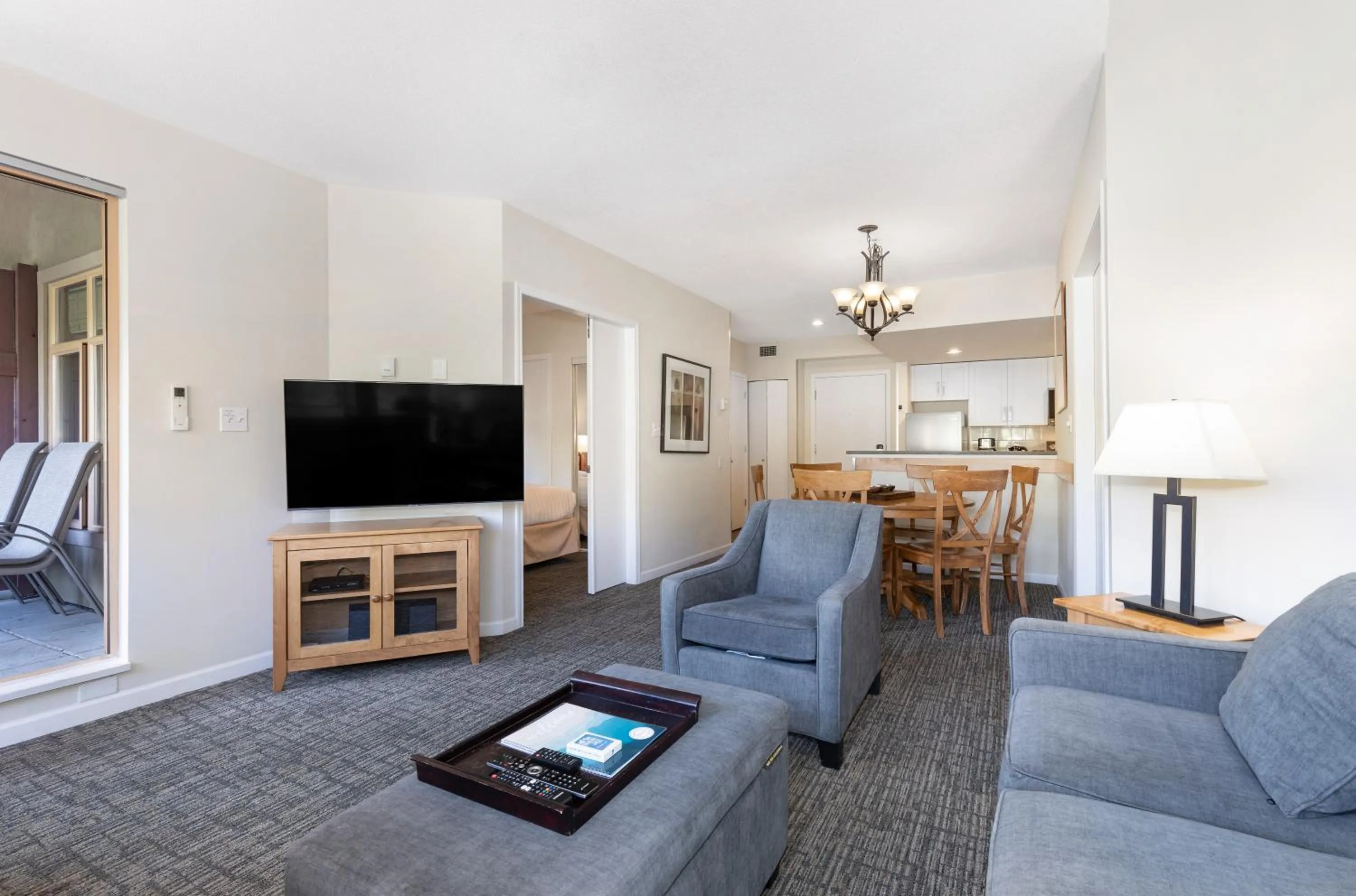 Living room in Tyndall Stone Lodge by Whiski Jack