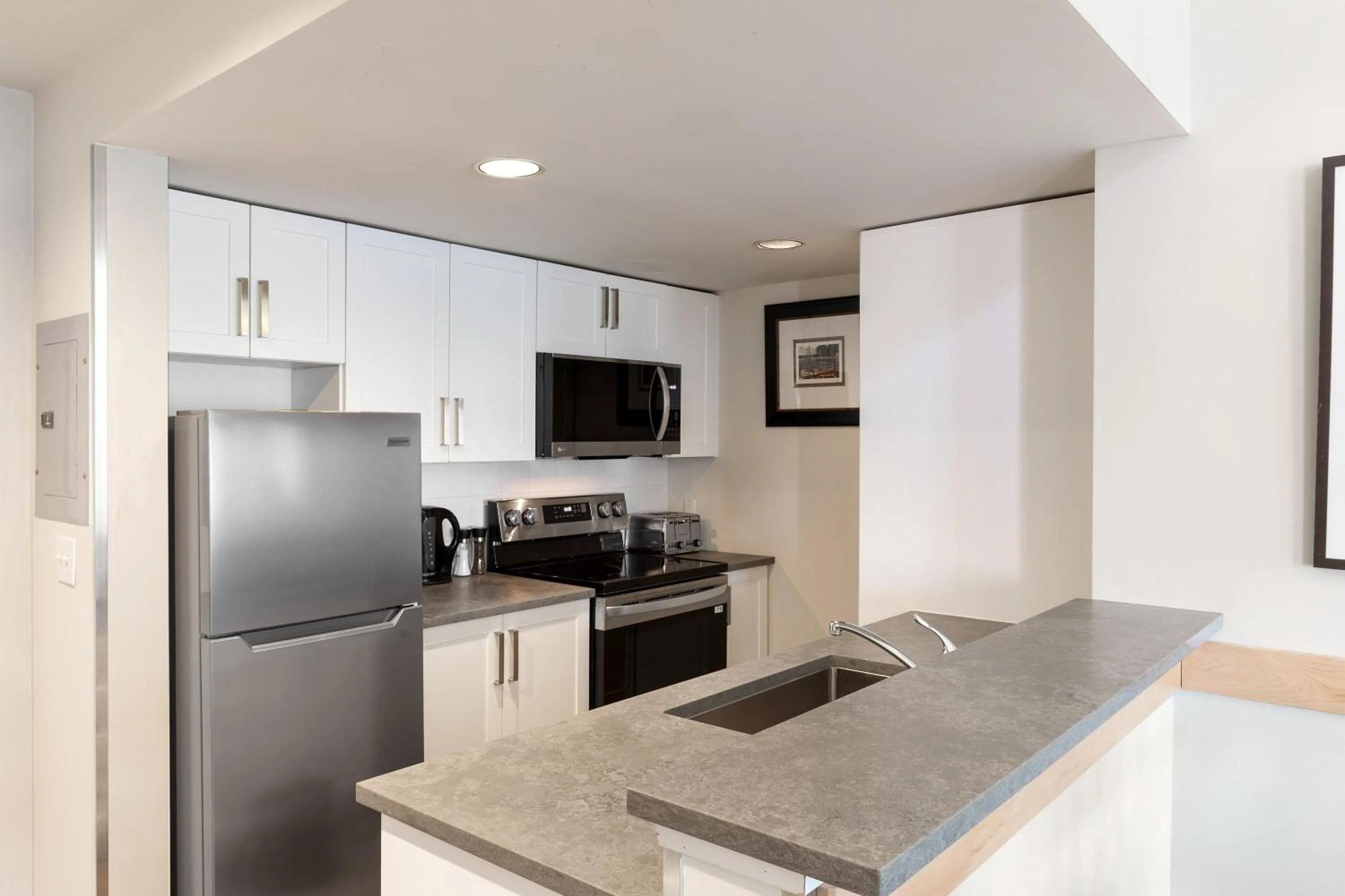 Kitchen or kitchenette in Tyndall Stone Lodge by Whiski Jack