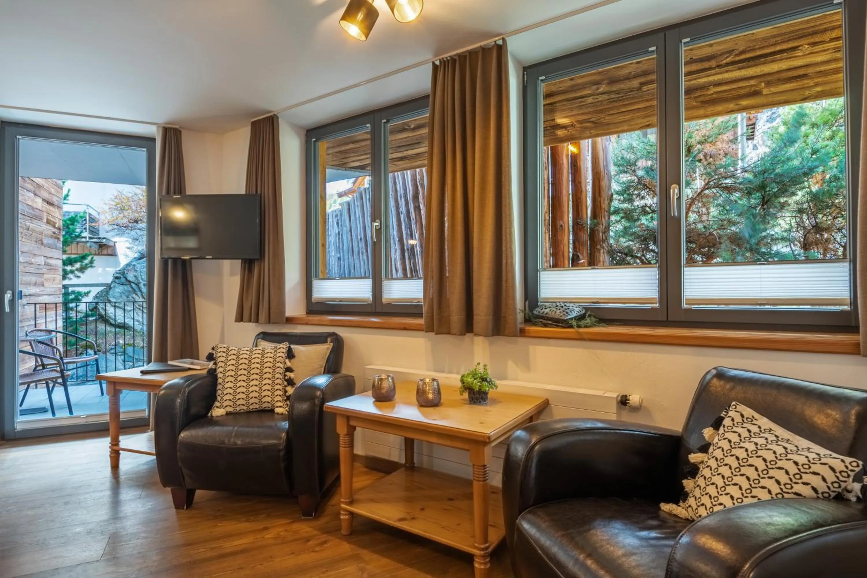 Seating area in 22 Summits Apartments